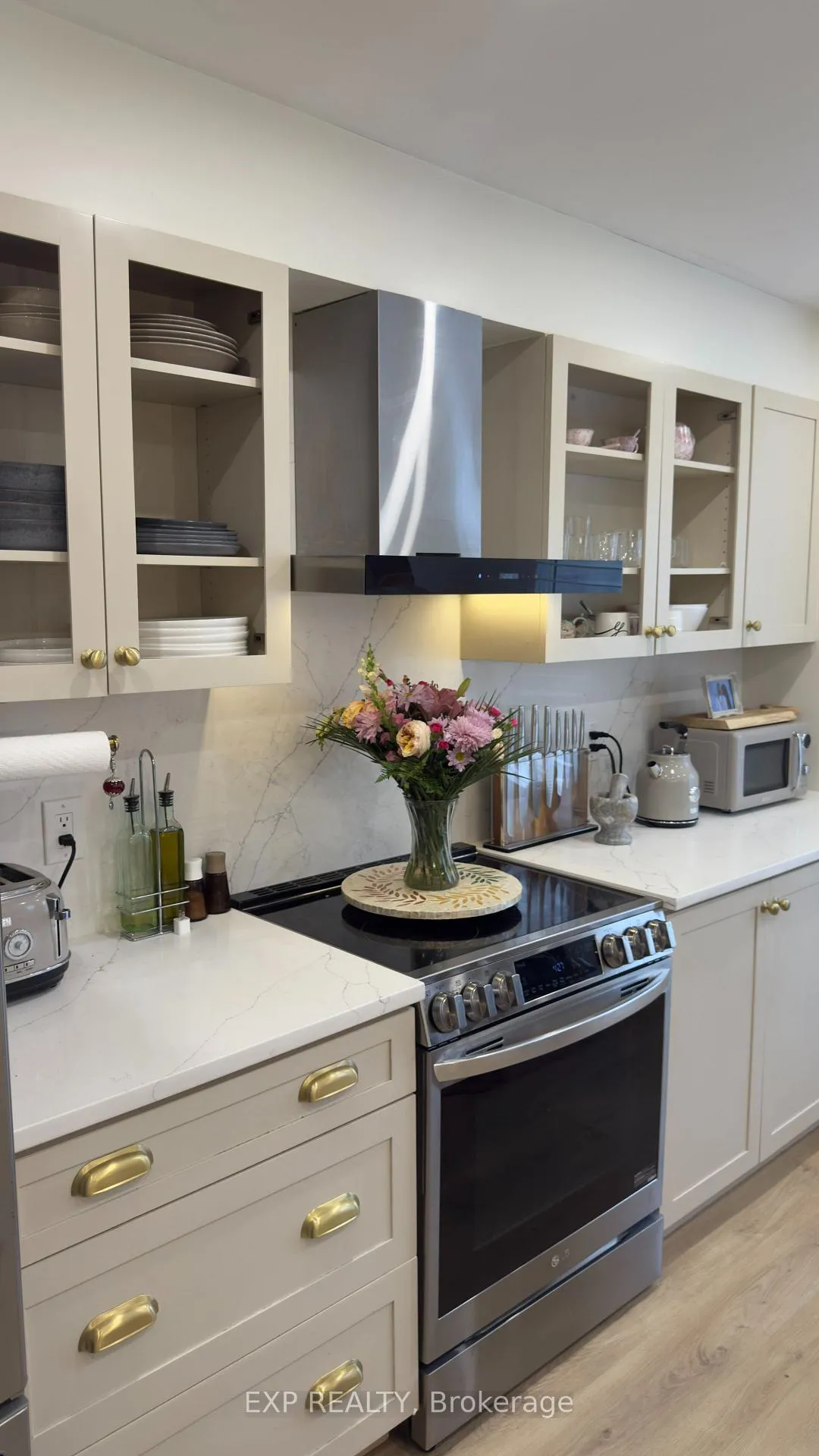 Photo 9 of 2537 Waterlilly Way, Ottawa, Barrhaven - Heritage Park — HOMEH