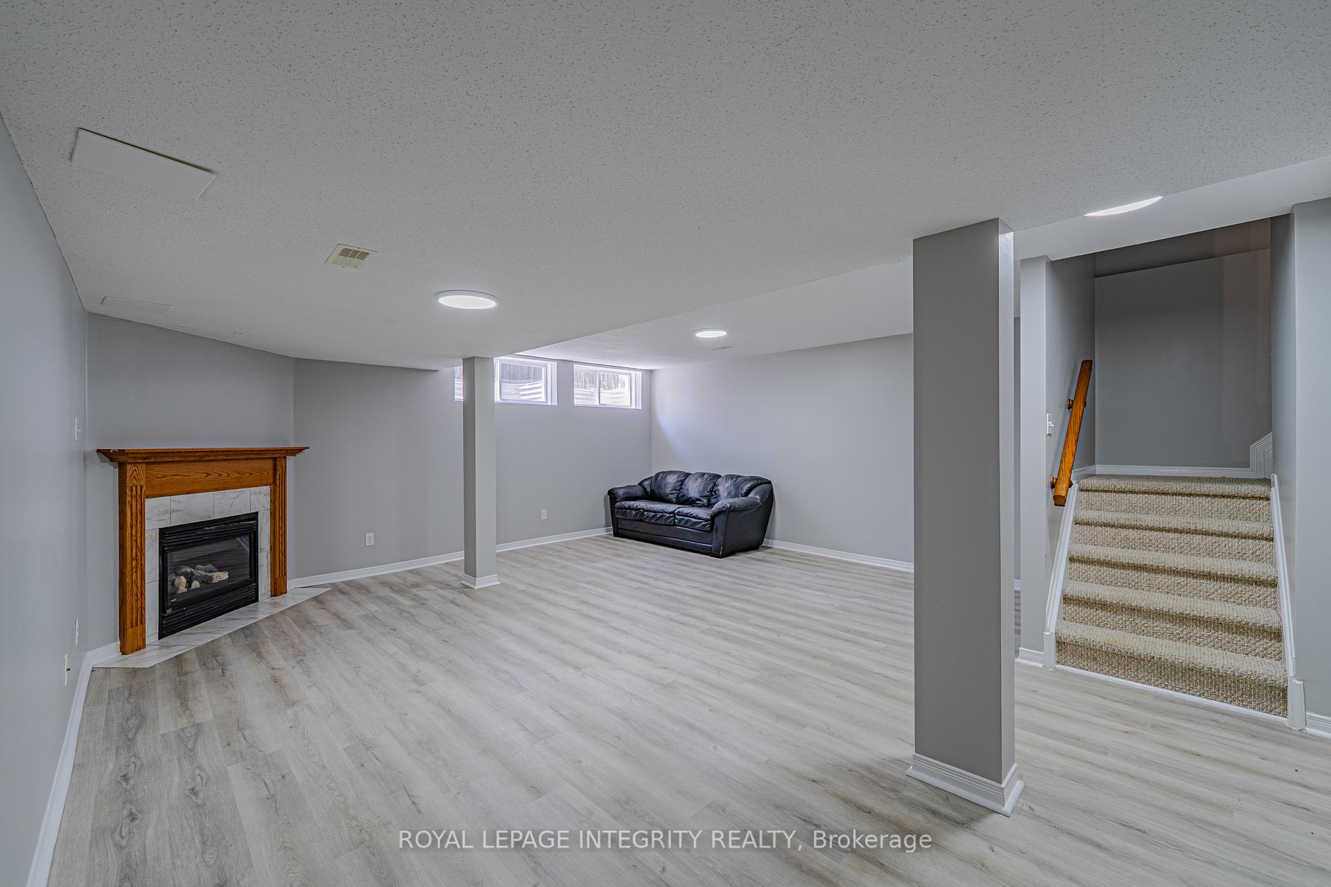 Photo 27 of 165 Kinross Private, Ottawa, Kanata - Morgan's Grant/South March — HOMEH