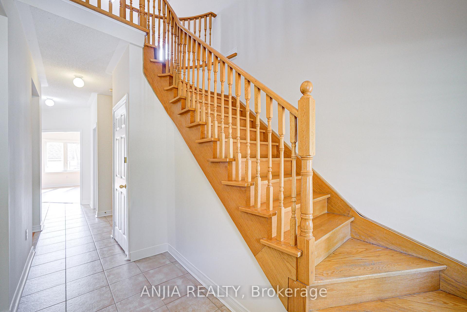 Photo 7 of 27 Piera Gardens, Markham, Village Green-South Unionville — HOMEH