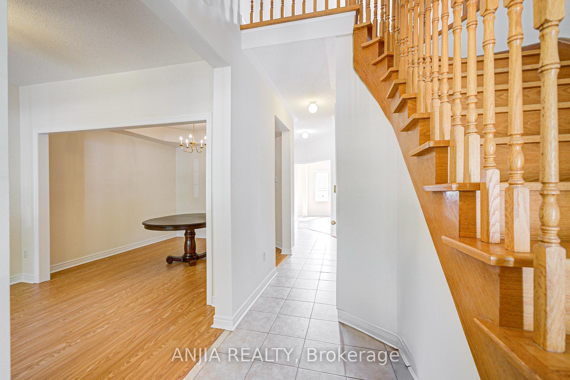 Photo 8 of 27 Piera Gardens, Markham, Village Green-South Unionville — HOMEH