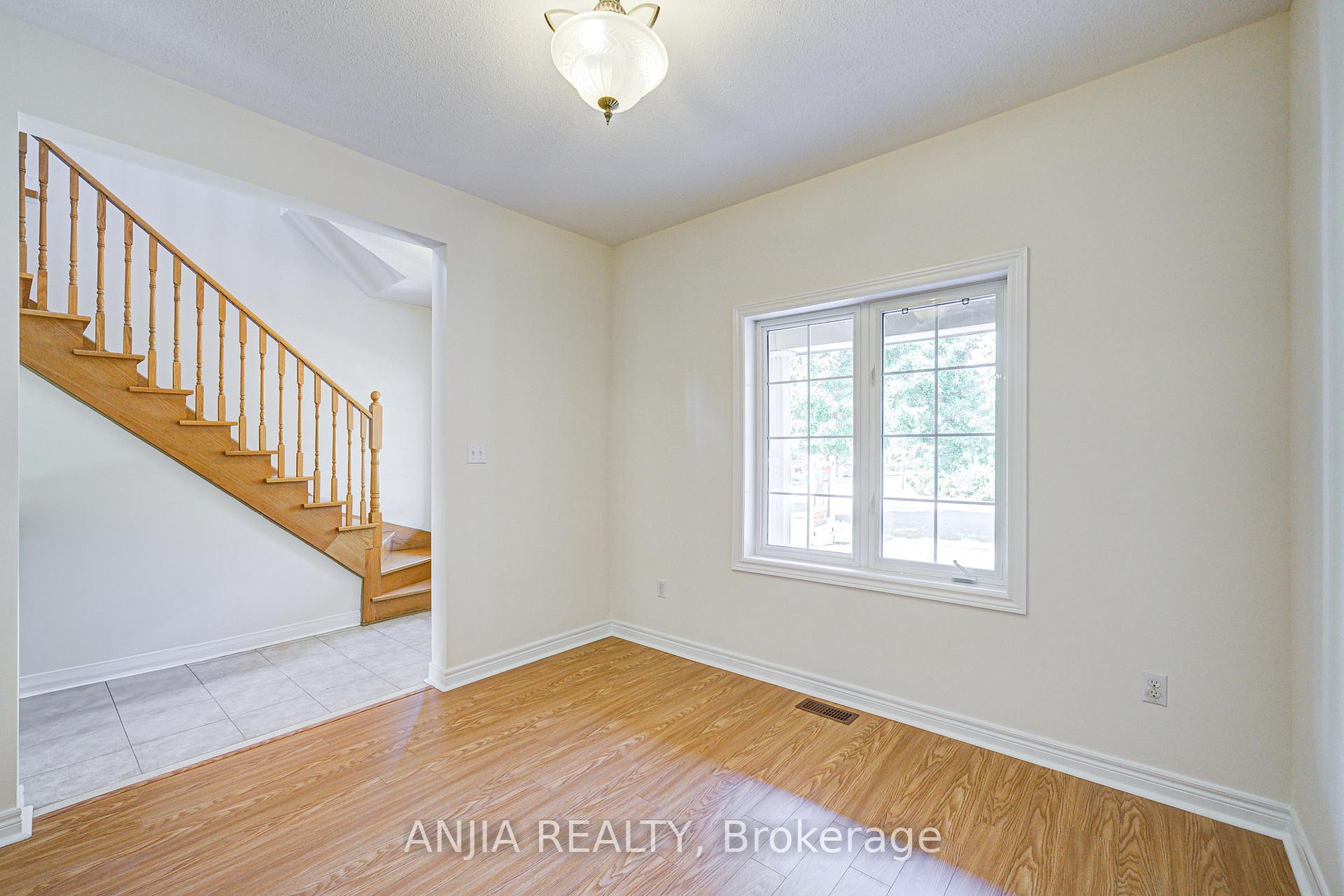Photo 11 of 27 Piera Gardens, Markham, Village Green-South Unionville — HOMEH