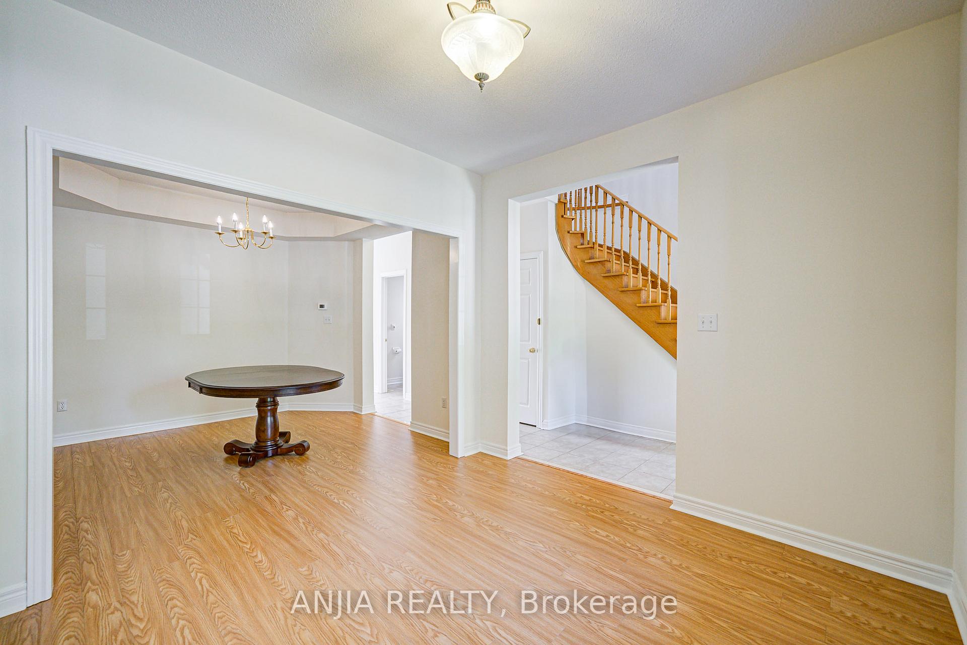 Photo 12 of 27 Piera Gardens, Markham, Village Green-South Unionville — HOMEH