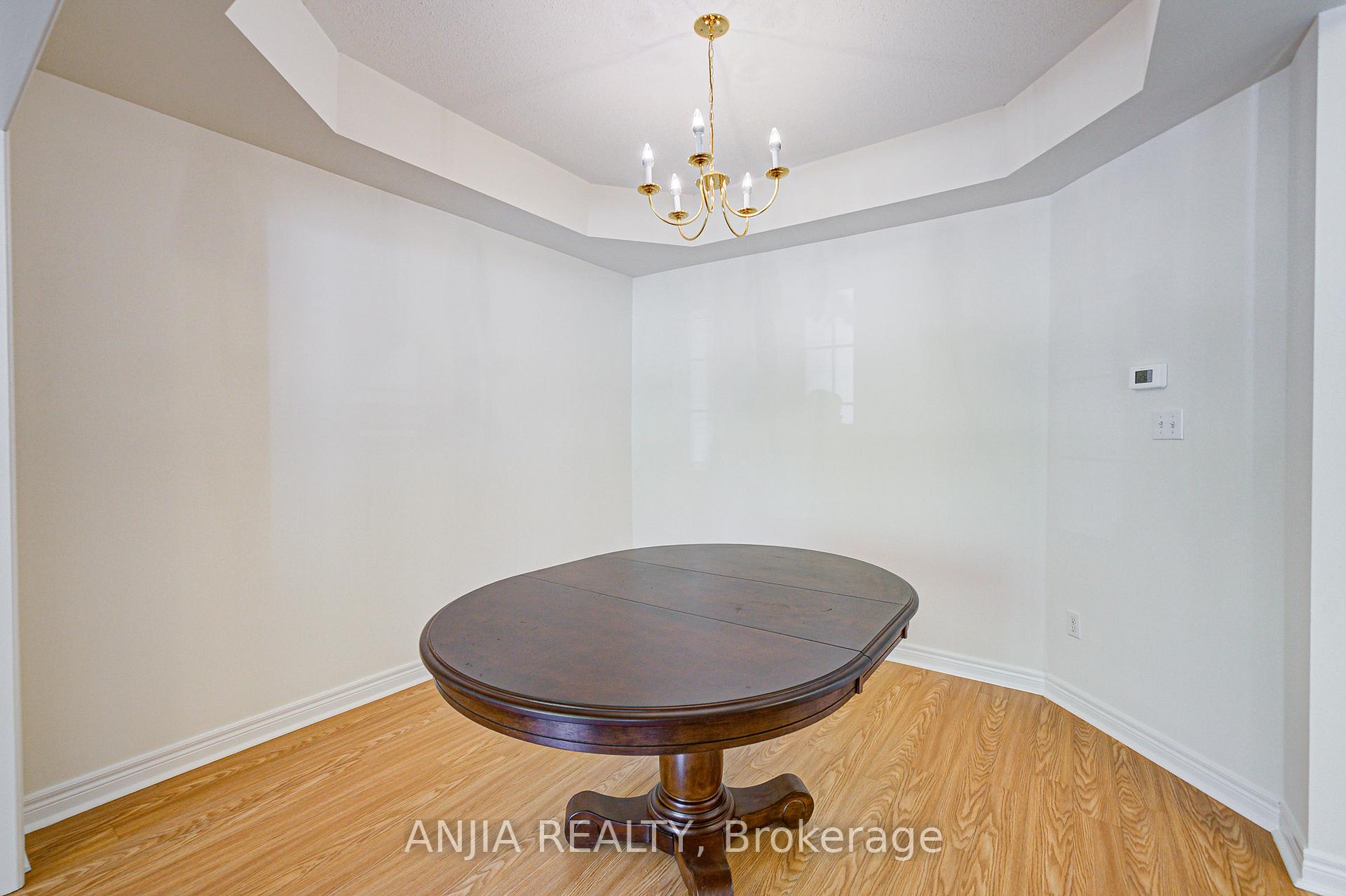 Photo 13 of 27 Piera Gardens, Markham, Village Green-South Unionville — HOMEH