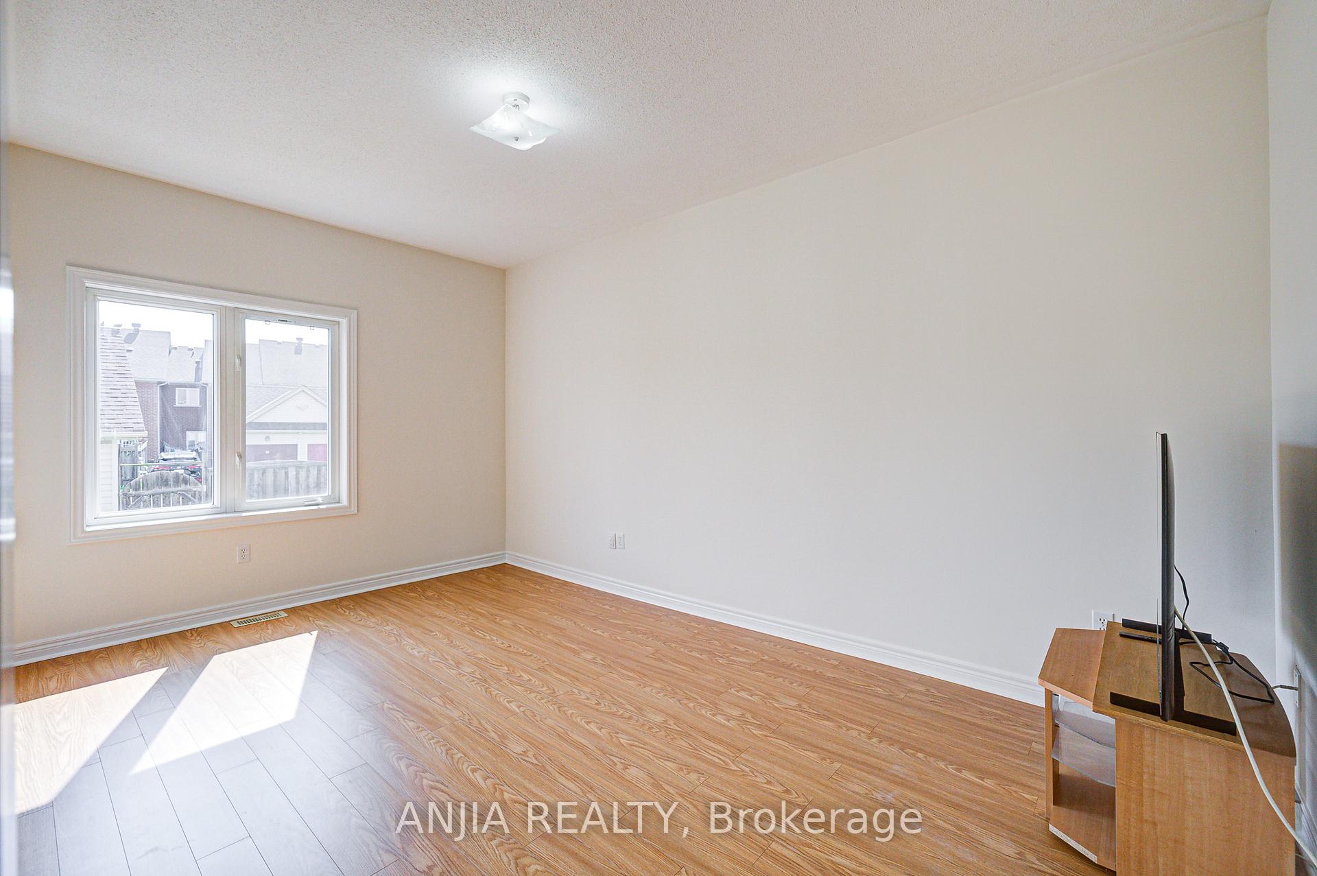 Photo 16 of 27 Piera Gardens, Markham, Village Green-South Unionville — HOMEH
