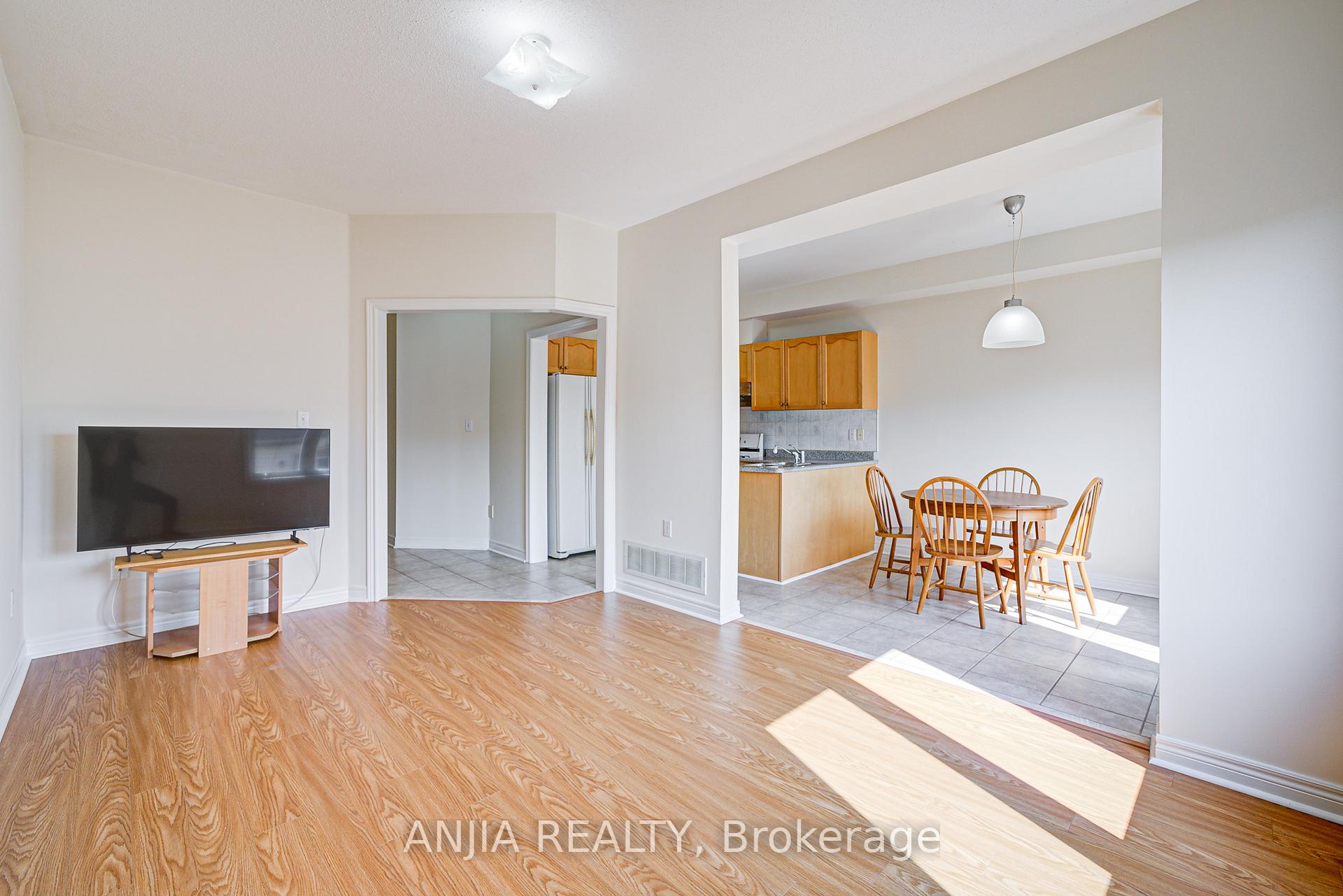 Photo 17 of 27 Piera Gardens, Markham, Village Green-South Unionville — HOMEH