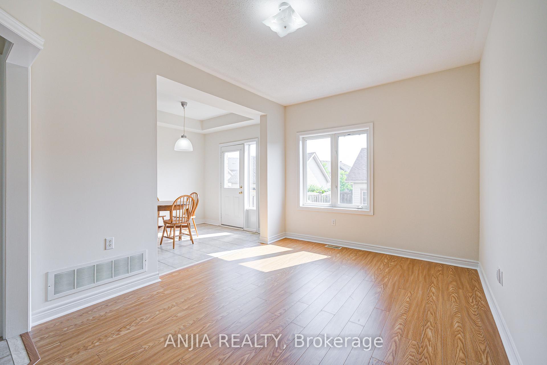 Photo 19 of 27 Piera Gardens, Markham, Village Green-South Unionville — HOMEH