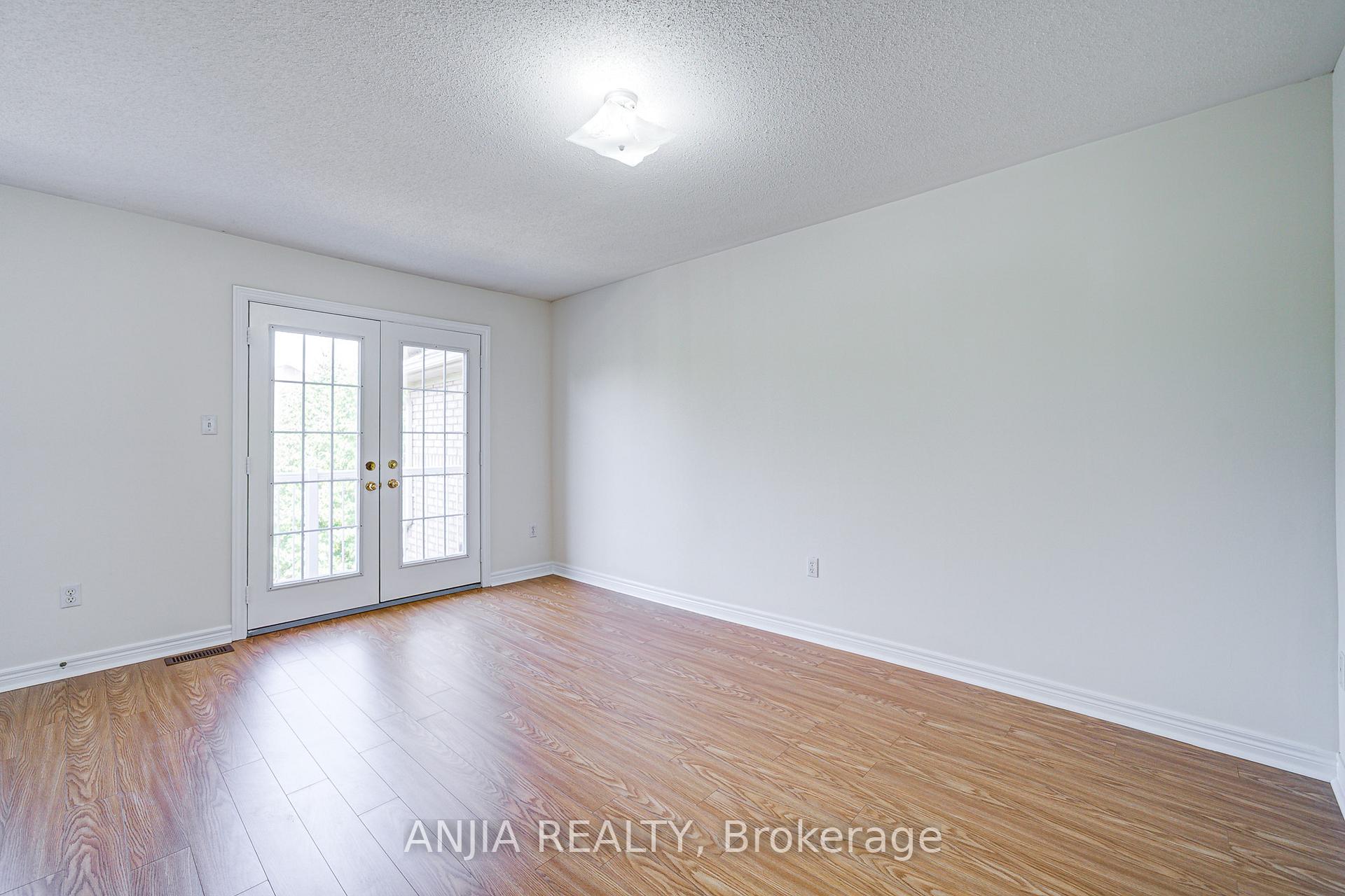 Photo 29 of 27 Piera Gardens, Markham, Village Green-South Unionville — HOMEH