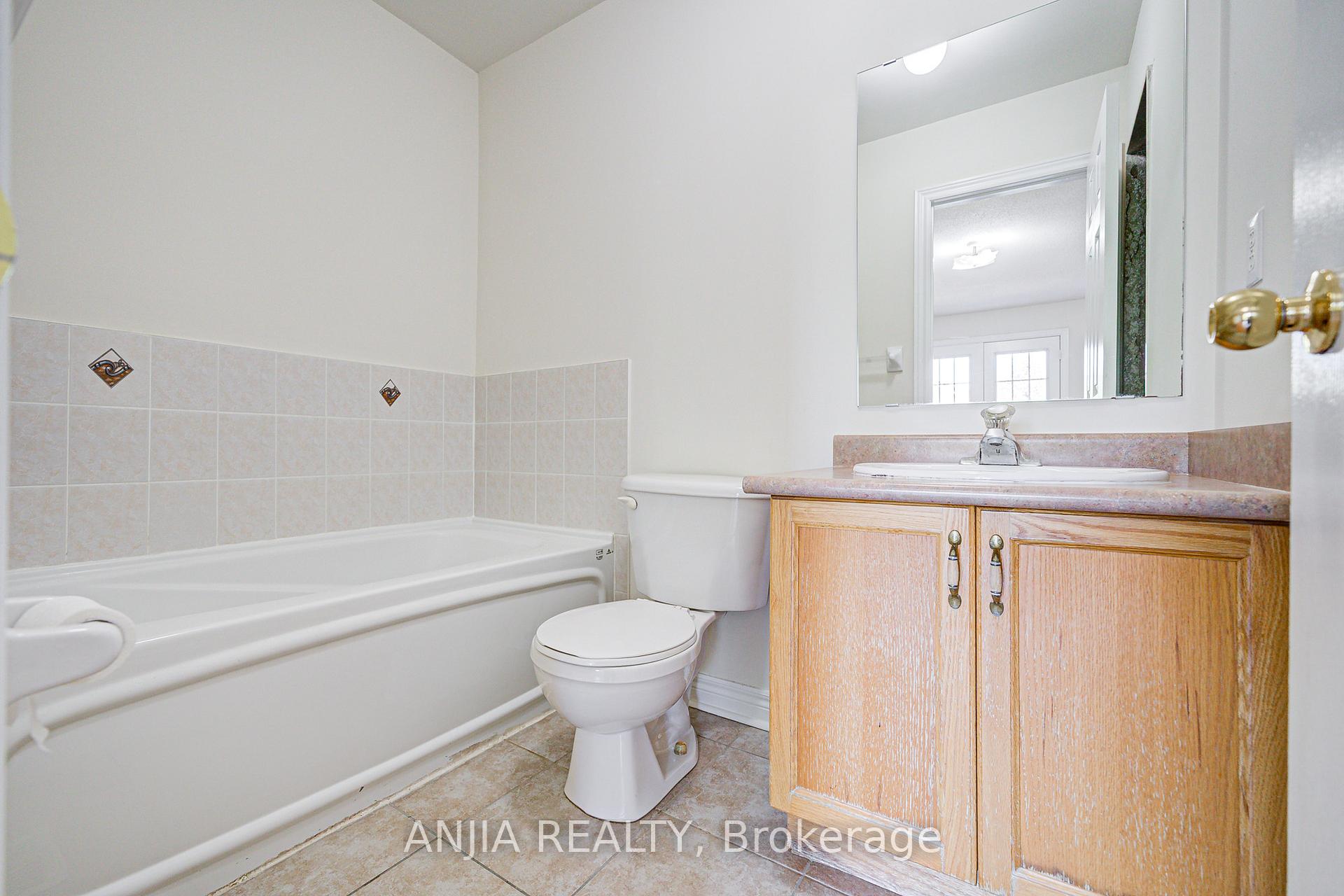 Photo 32 of 27 Piera Gardens, Markham, Village Green-South Unionville — HOMEH