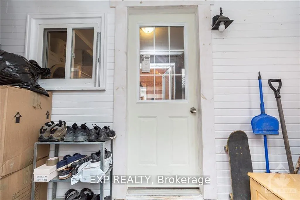 Photo 2 of Unit B, 211 Harriet Street, Arnprior — HOMEH