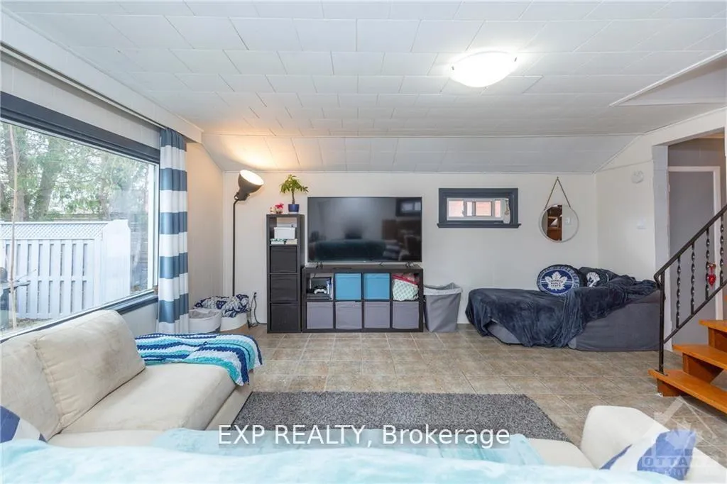 Photo 6 of Unit B, 211 Harriet Street, Arnprior — HOMEH