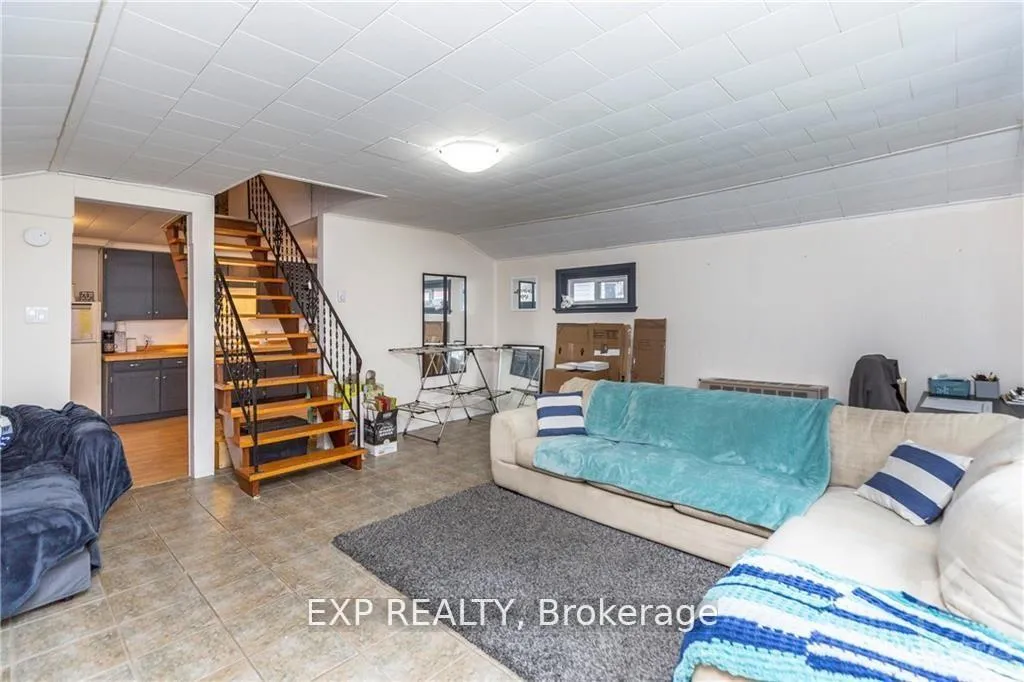 Photo 7 of Unit B, 211 Harriet Street, Arnprior — HOMEH
