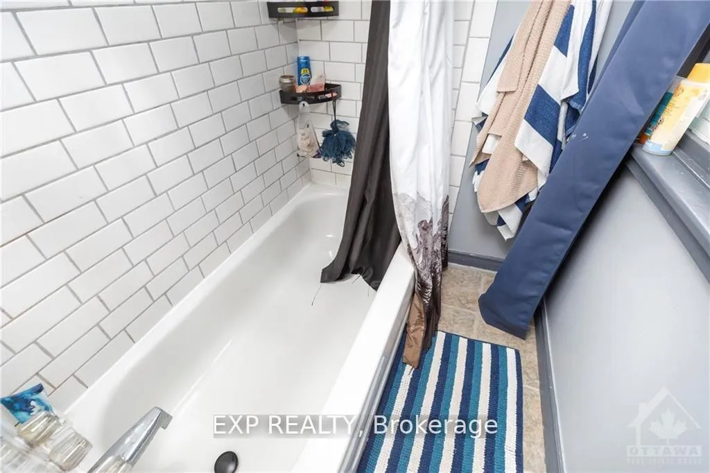Photo 14 of Unit B, 211 Harriet Street, Arnprior — HOMEH