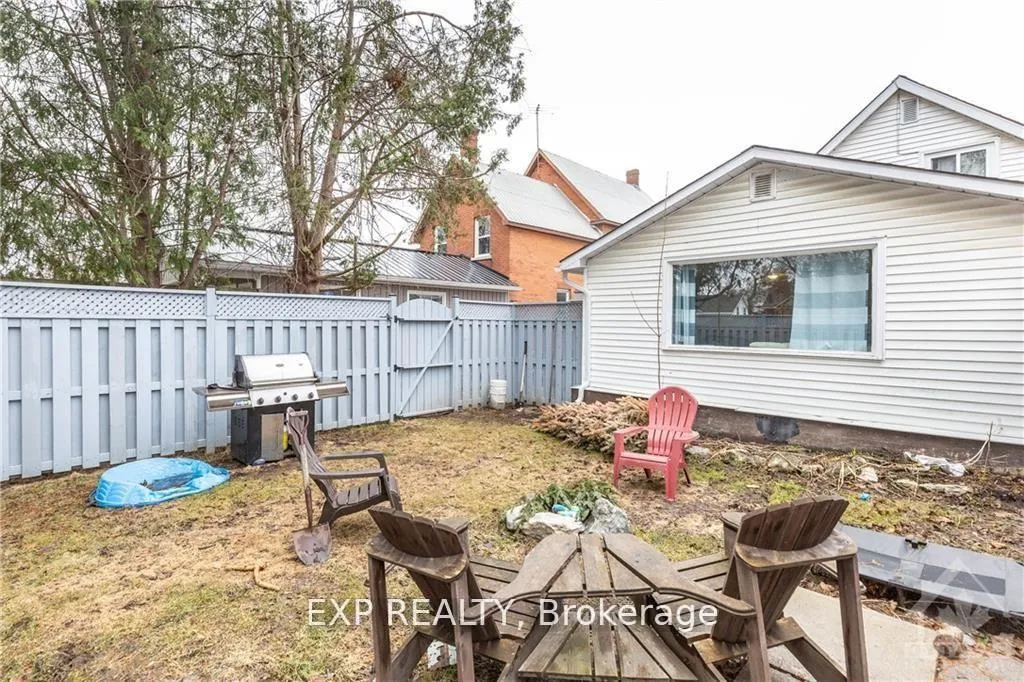 Photo 16 of Unit B, 211 Harriet Street, Arnprior — HOMEH