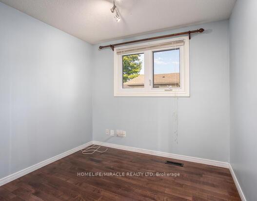 Photo 15 of 70 Elm Ridge Drive, Kitchener — HOMEH