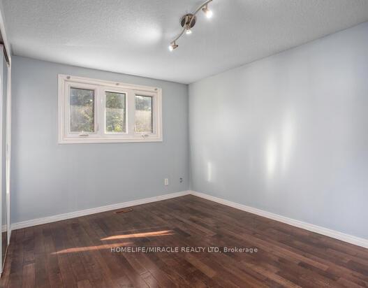 Photo 19 of 70 Elm Ridge Drive, Kitchener — HOMEH