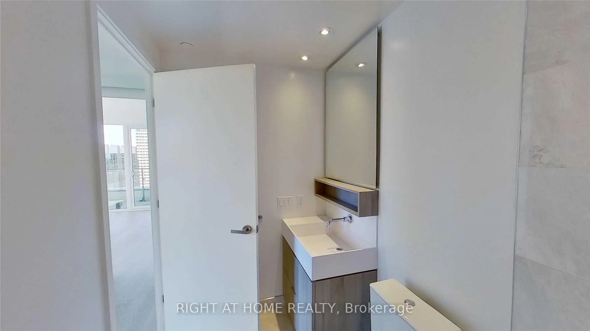 Photo 8 of Unit 2511, 5 Soudan Avenue, Toronto, Mount Pleasant West — HOMEH