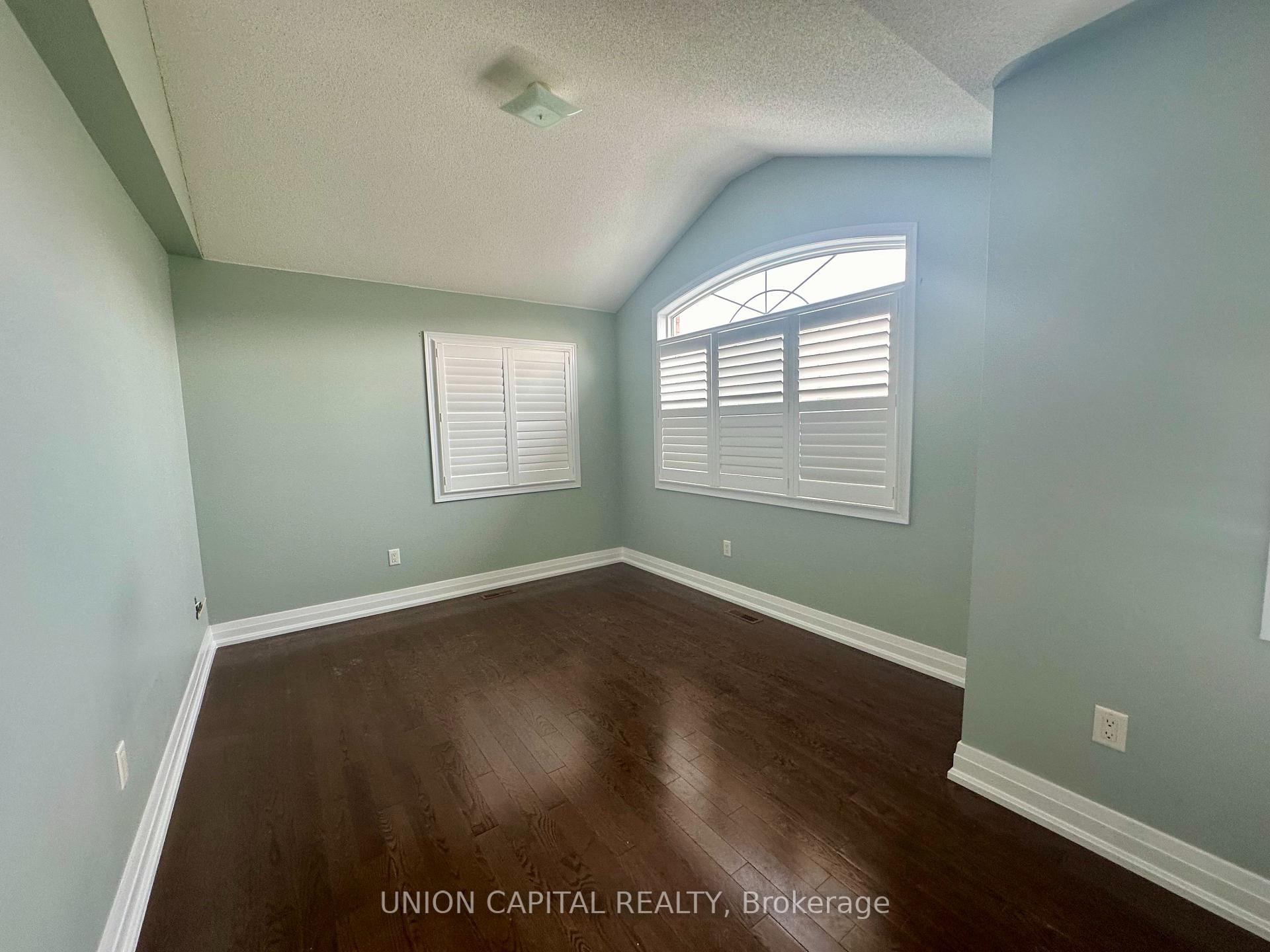 Photo 4 of 91 Starhill Crescent, Markham, Cachet — HOMEH