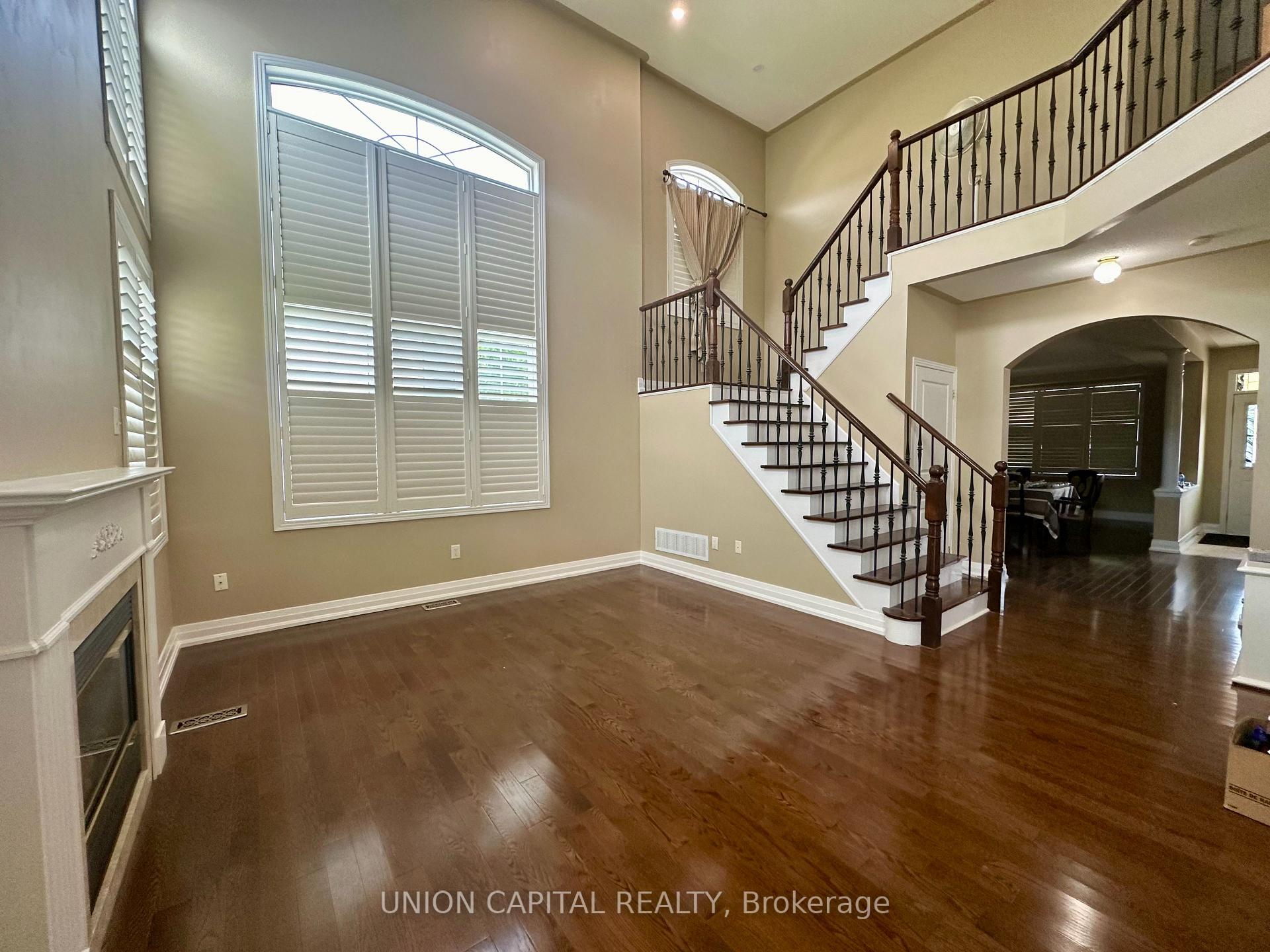 Photo 5 of 91 Starhill Crescent, Markham, Cachet — HOMEH