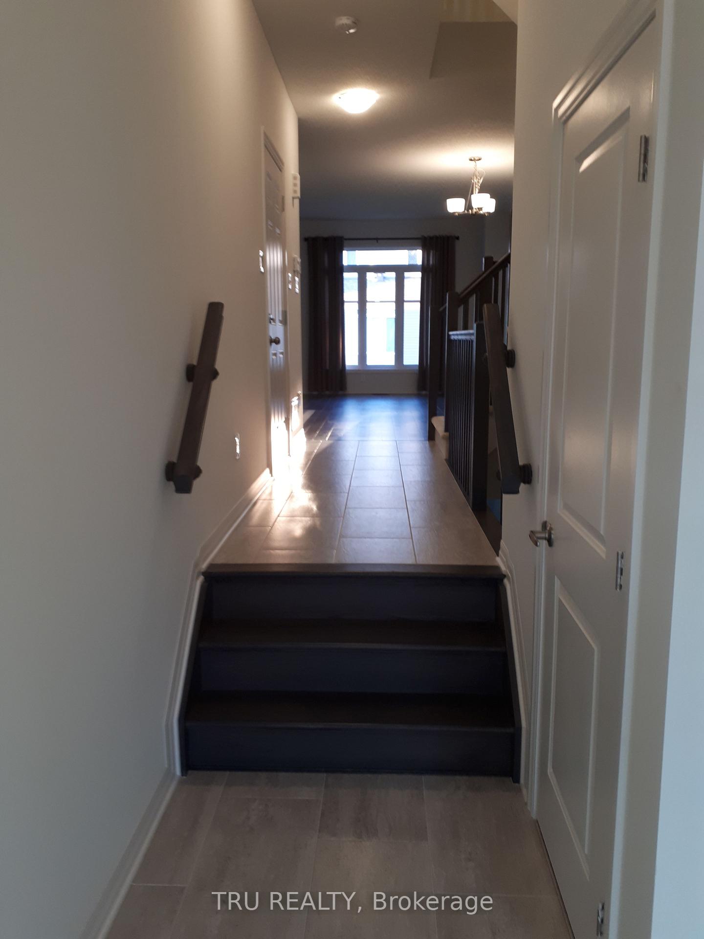 Photo 2 of 546 Rioja Street, Ottawa, Kanata - Emerald Meadows/Trailwest — HOMEH