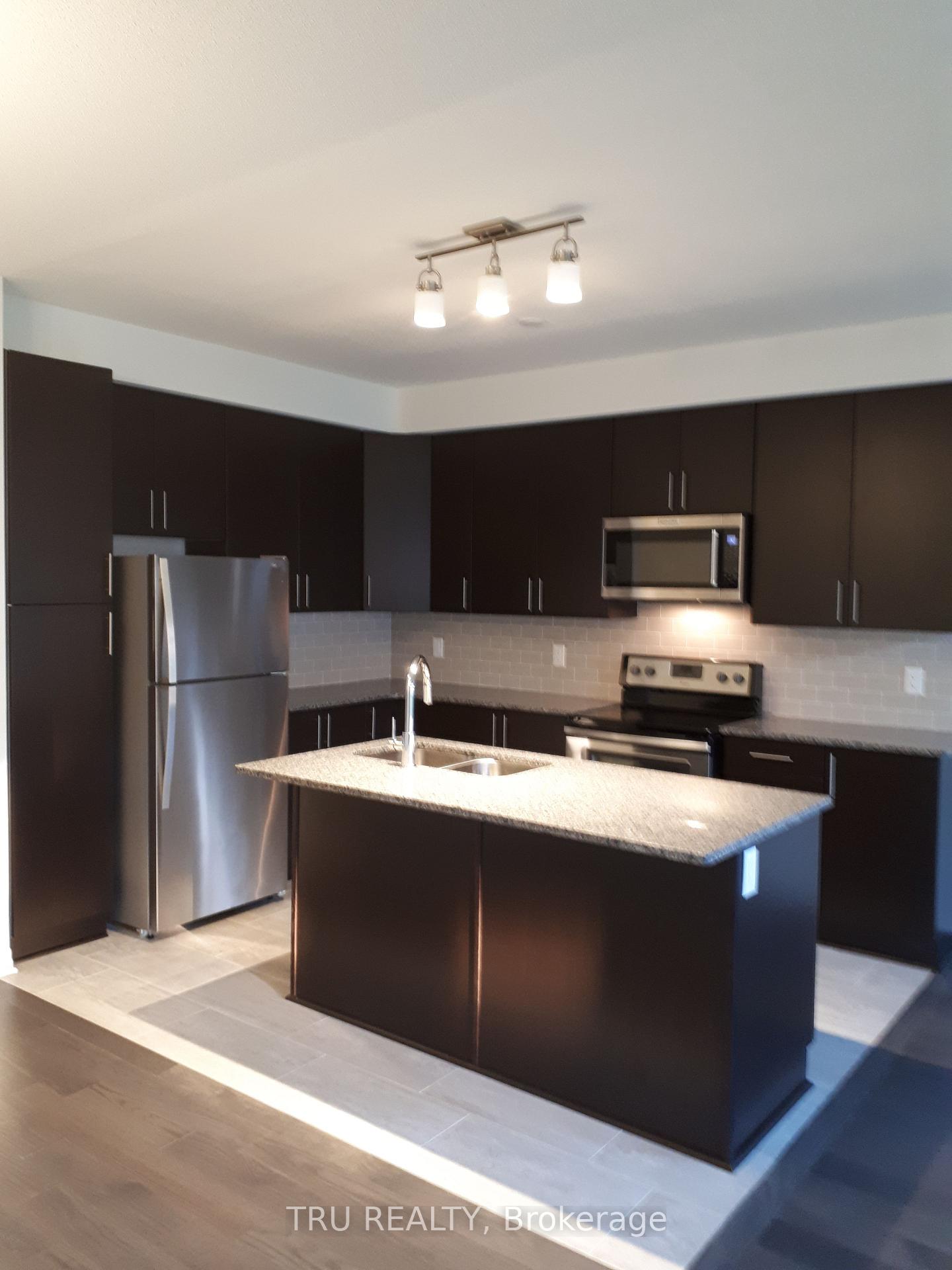 Photo 3 of 546 Rioja Street, Ottawa, Kanata - Emerald Meadows/Trailwest — HOMEH
