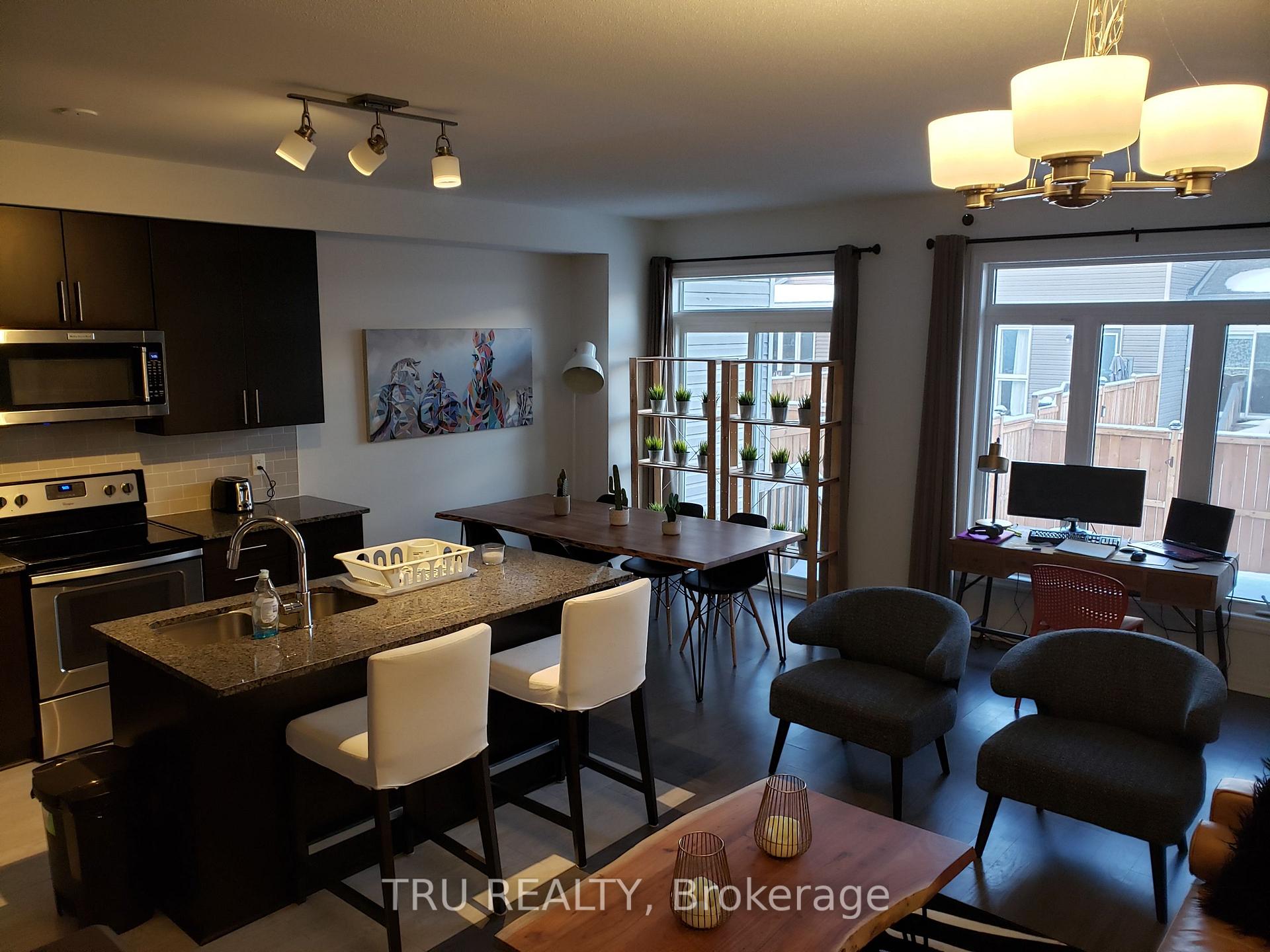 Photo 5 of 546 Rioja Street, Ottawa, Kanata - Emerald Meadows/Trailwest — HOMEH