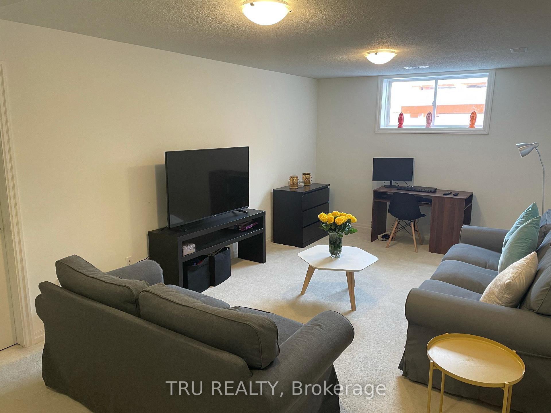 Photo 11 of 546 Rioja Street, Ottawa, Kanata - Emerald Meadows/Trailwest — HOMEH