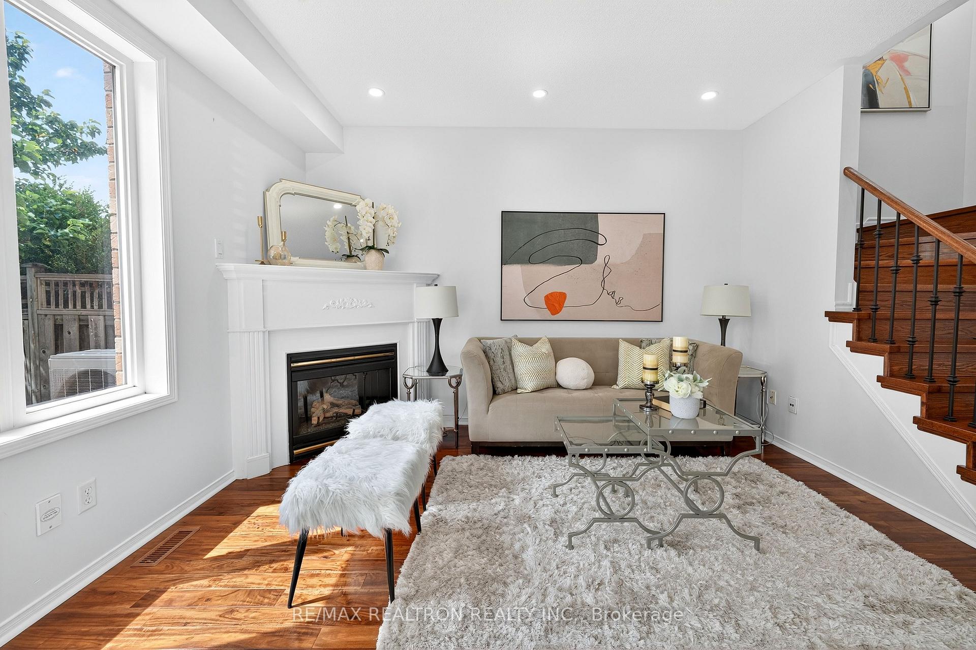 Photo 10 of 54 Dancer's Drive, Markham, Angus Glen — HOMEH