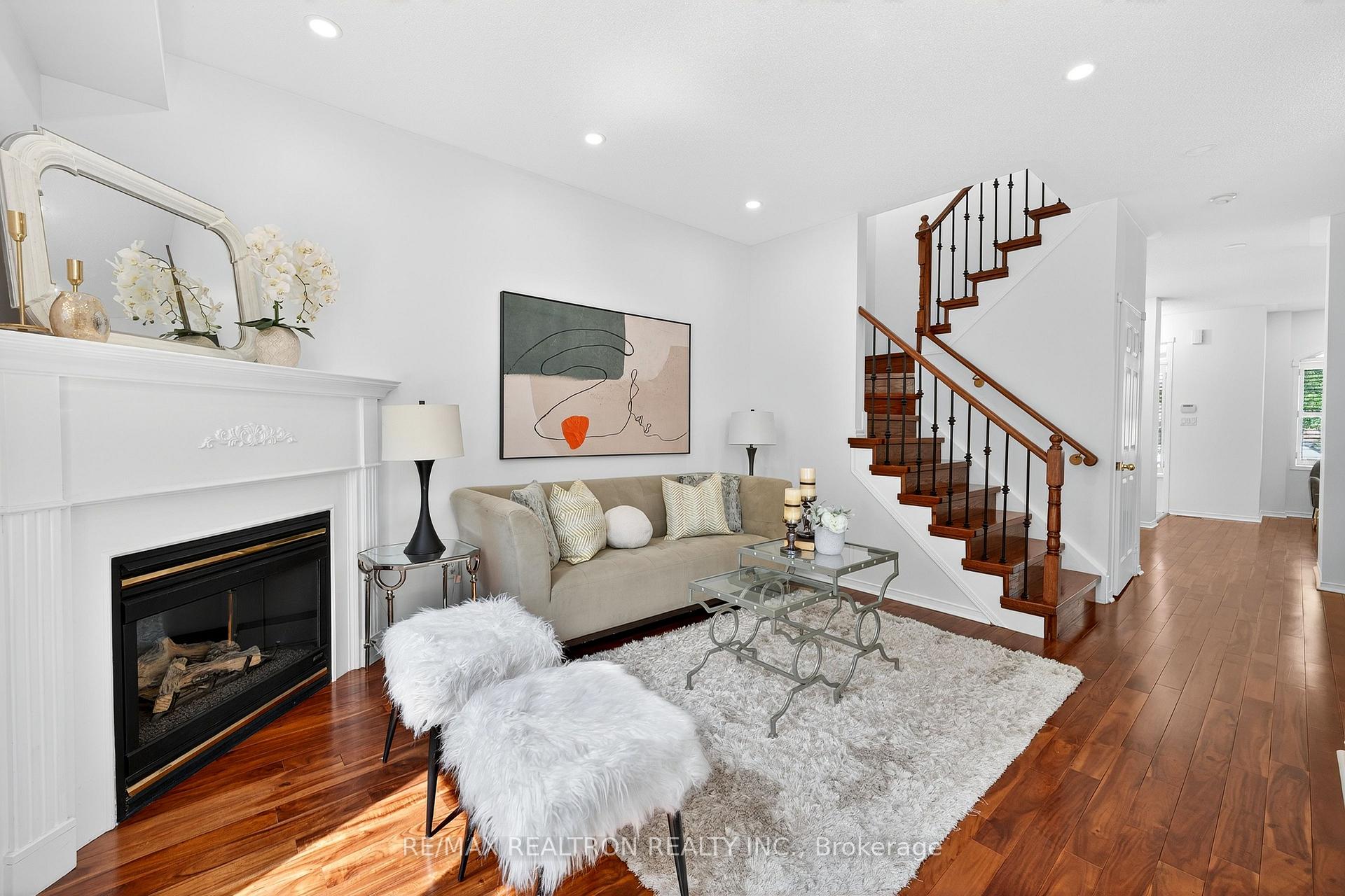 Photo 11 of 54 Dancer's Drive, Markham, Angus Glen — HOMEH