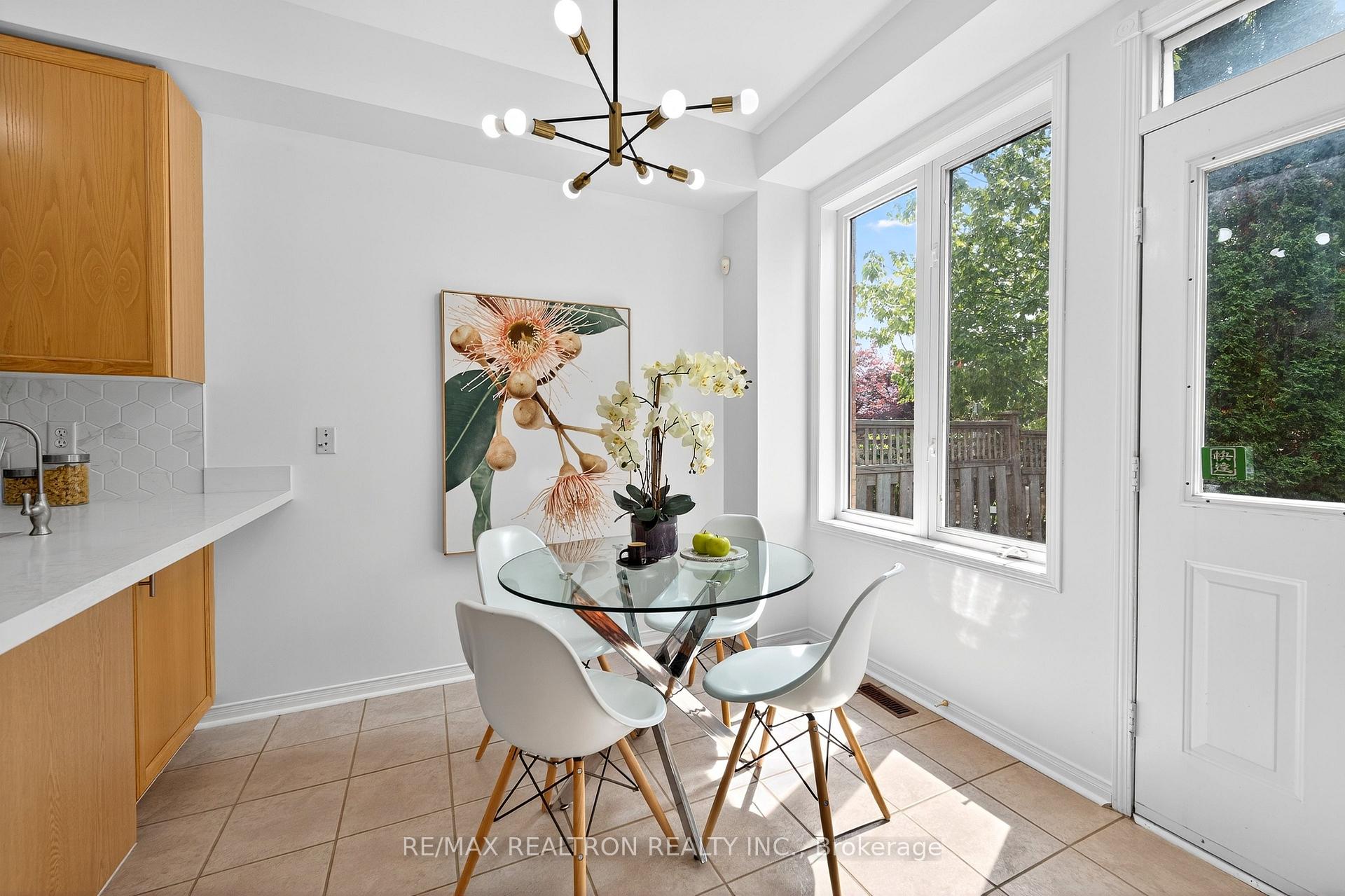 Photo 14 of 54 Dancer's Drive, Markham, Angus Glen — HOMEH