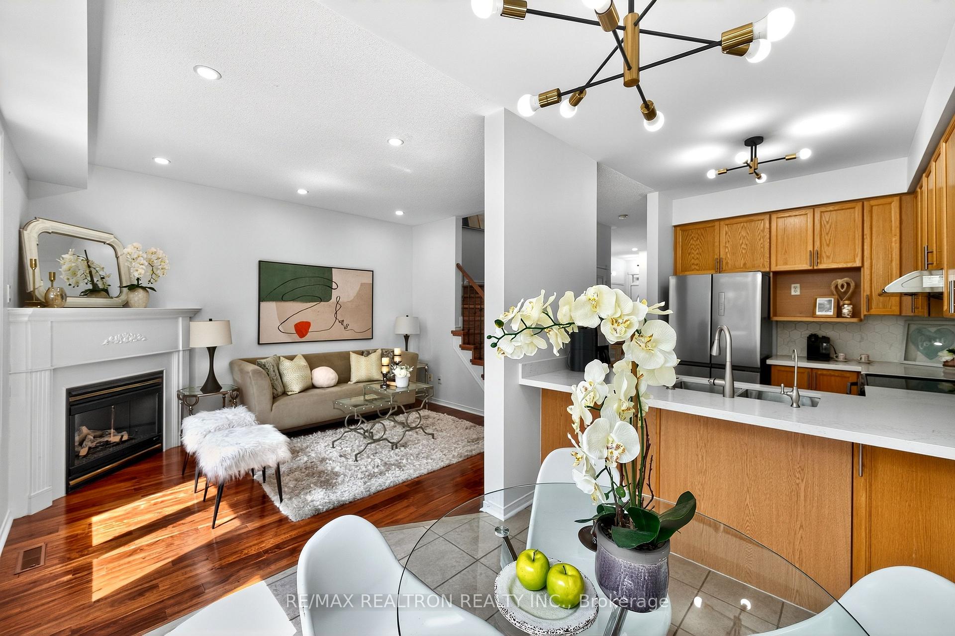 Photo 18 of 54 Dancer's Drive, Markham, Angus Glen — HOMEH