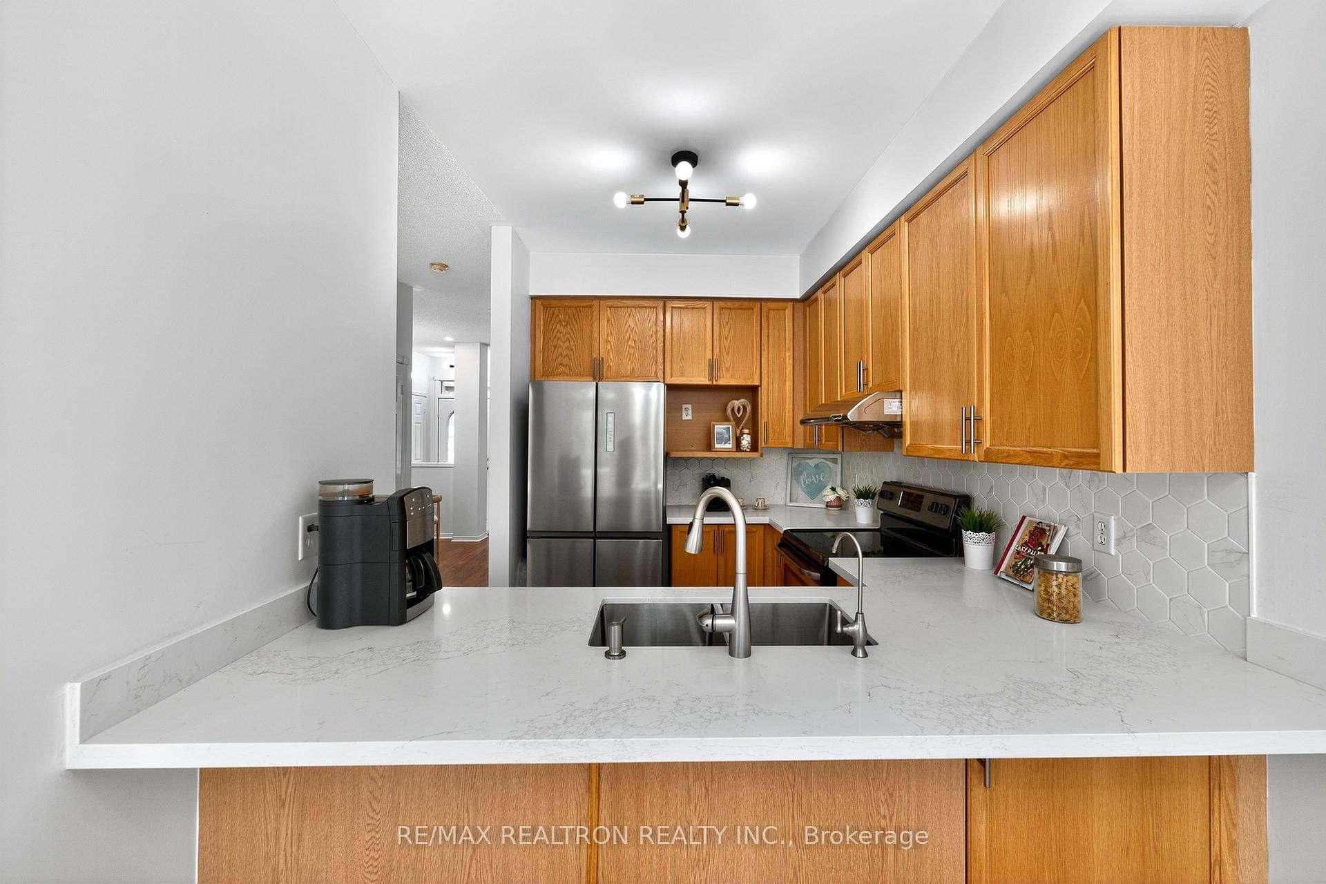 Photo 19 of 54 Dancer's Drive, Markham, Angus Glen — HOMEH