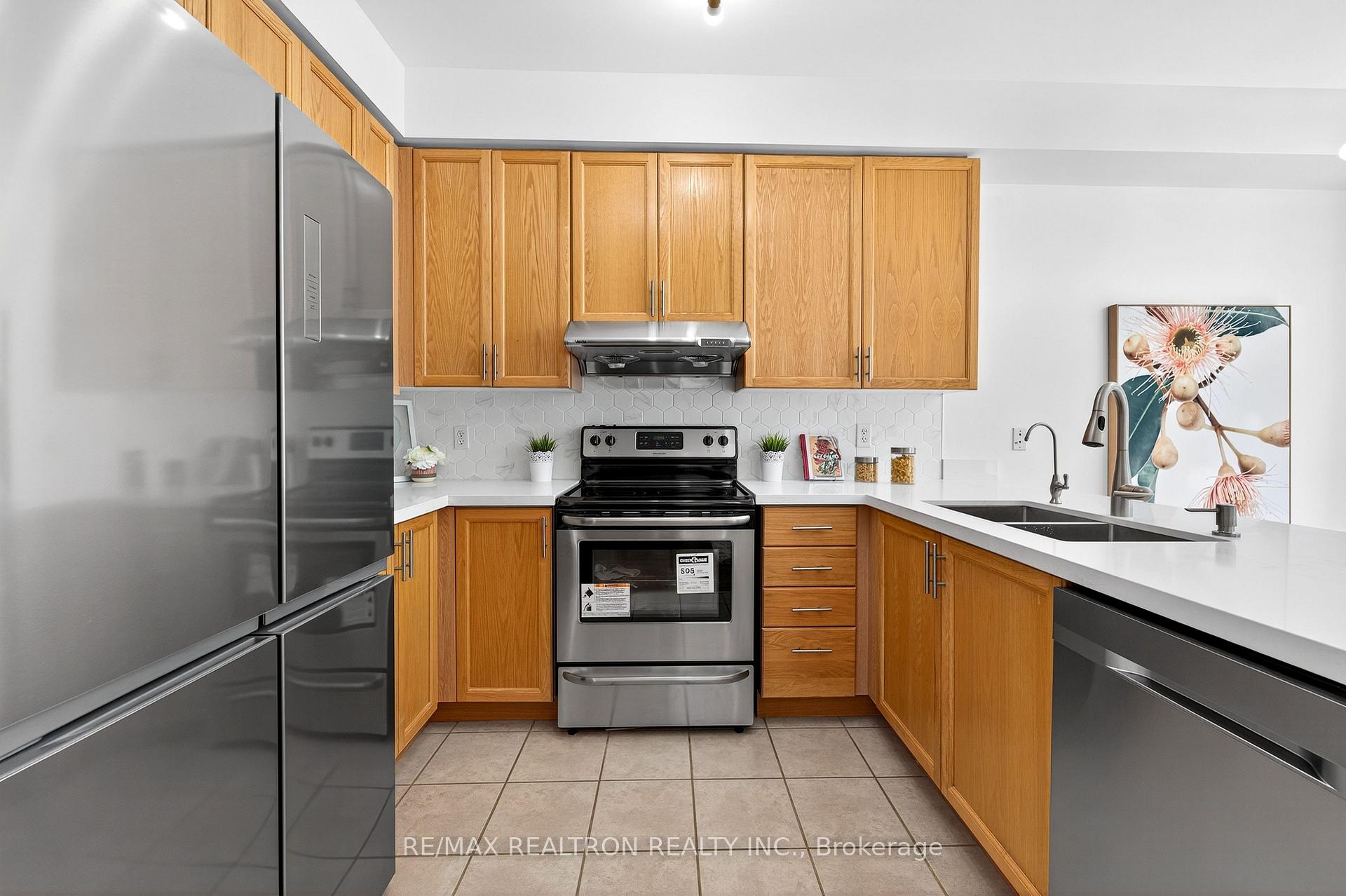Photo 20 of 54 Dancer's Drive, Markham, Angus Glen — HOMEH