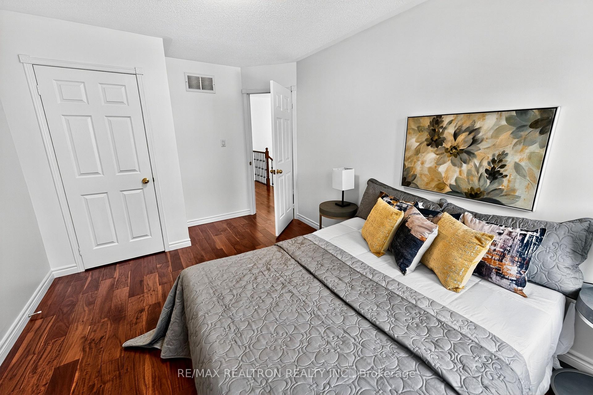 Photo 33 of 54 Dancer's Drive, Markham, Angus Glen — HOMEH