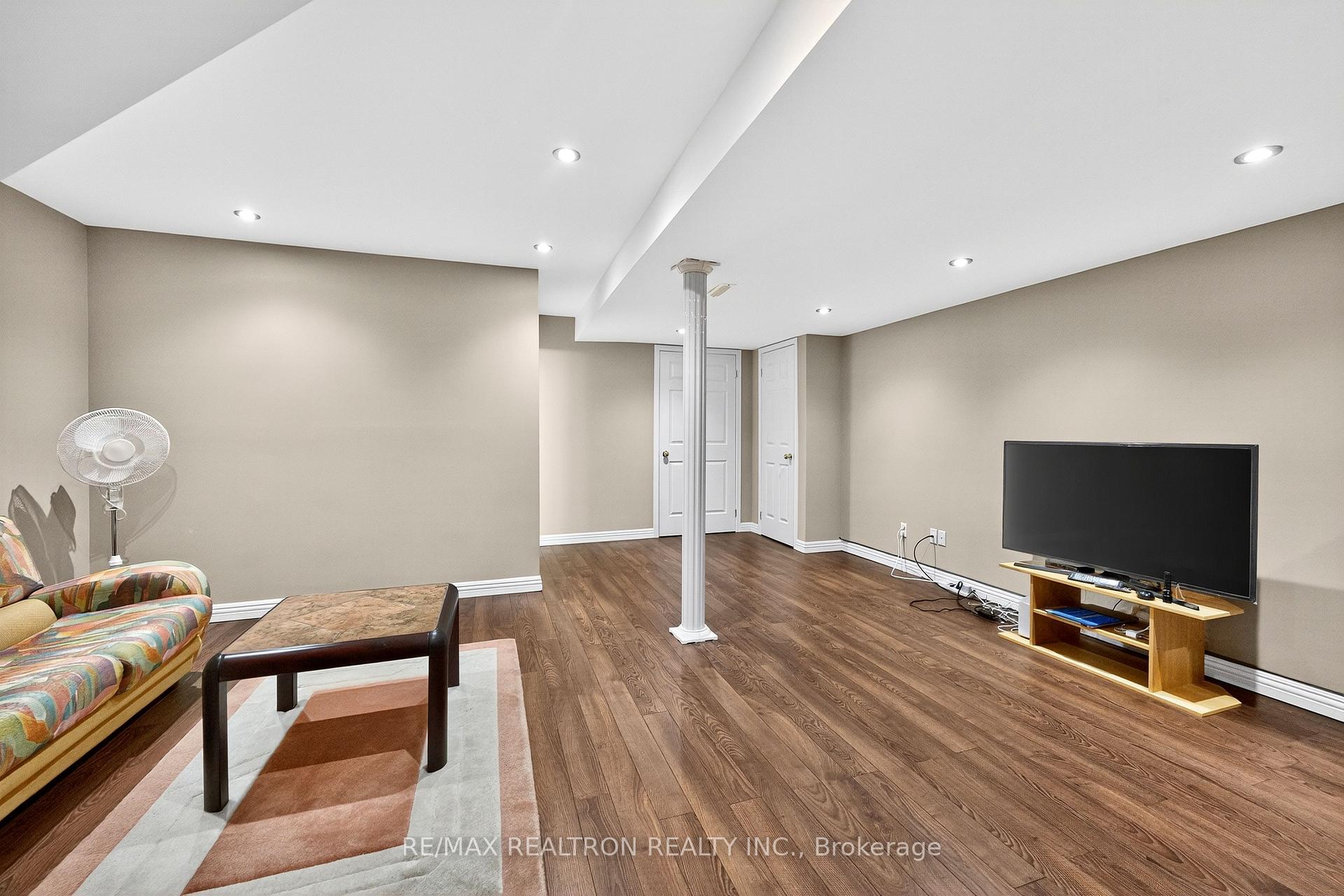 Photo 37 of 54 Dancer's Drive, Markham, Angus Glen — HOMEH
