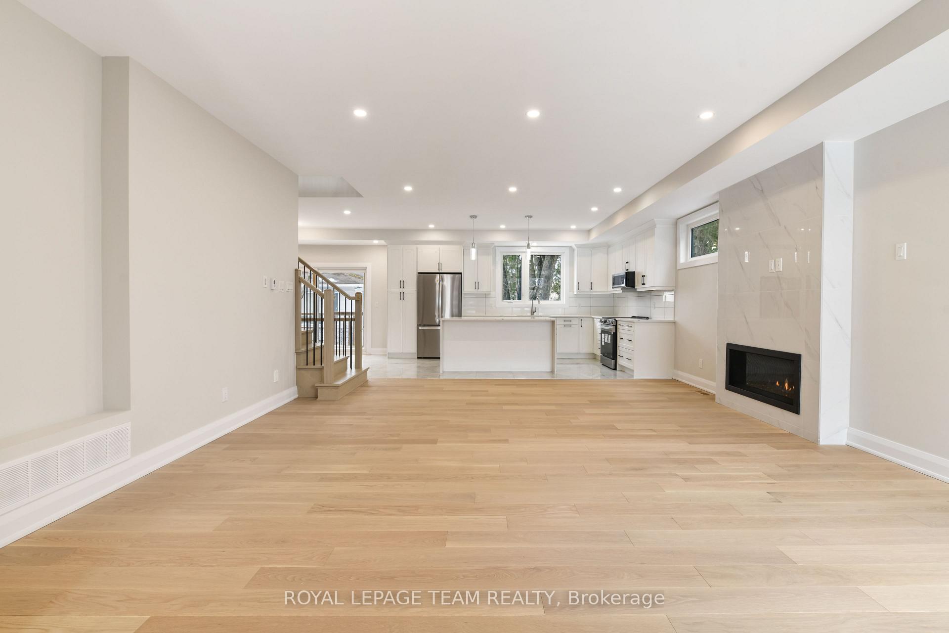 Photo 3 of 845 Melfa Crescent, Ottawa, Mooneys Bay — HOMEH
