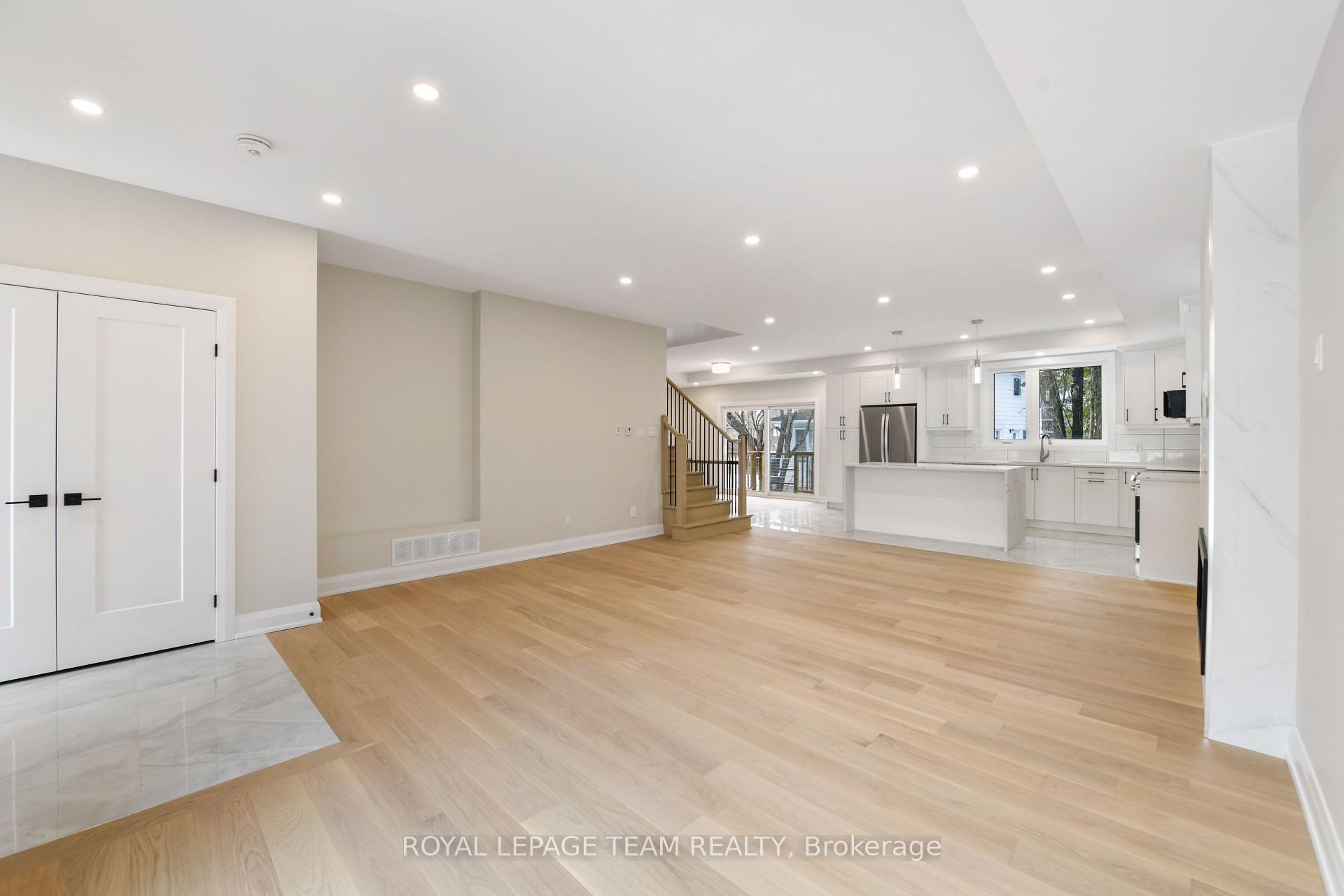 Photo 4 of 845 Melfa Crescent, Ottawa, Mooneys Bay — HOMEH