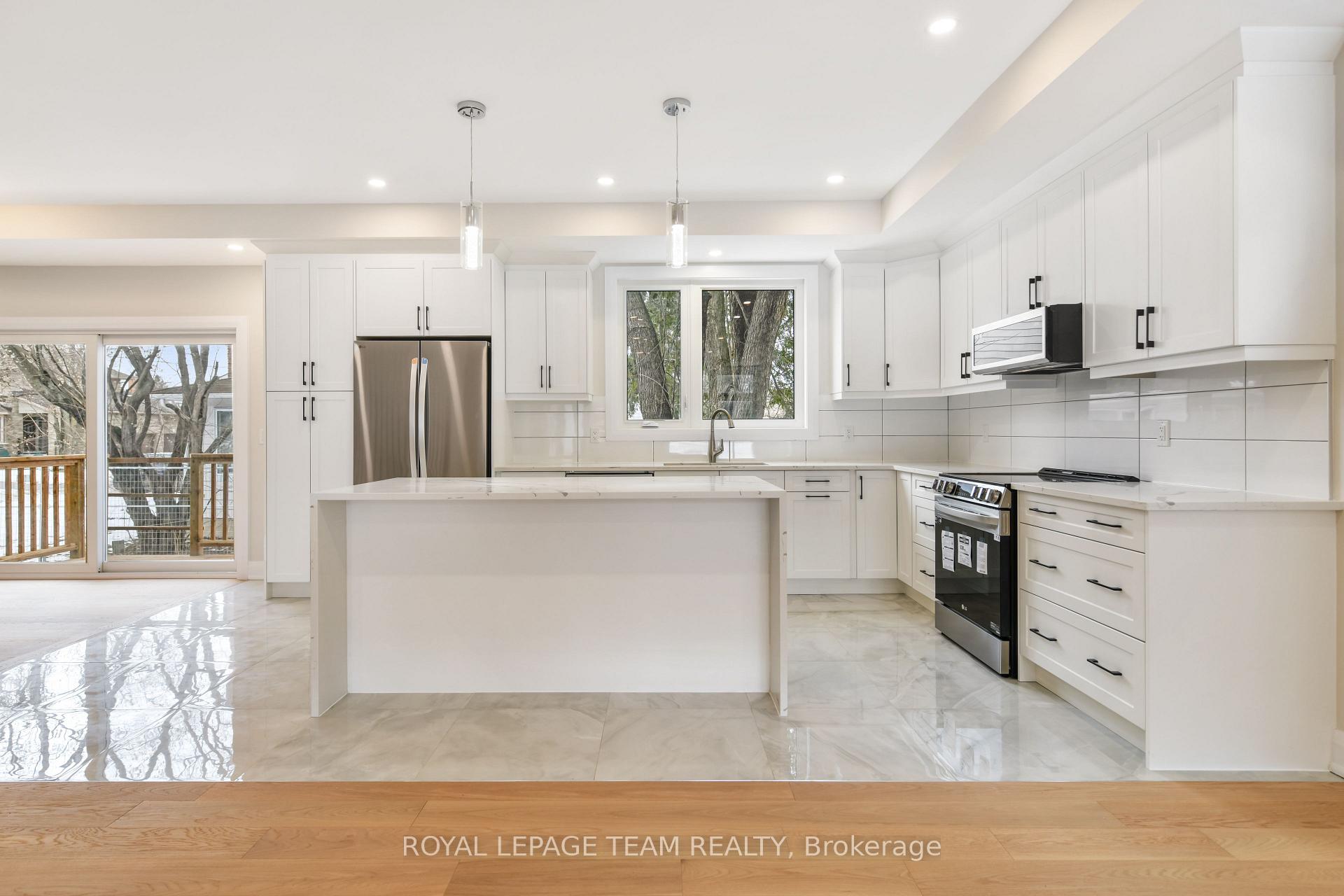 Photo 11 of 845 Melfa Crescent, Ottawa, Mooneys Bay — HOMEH