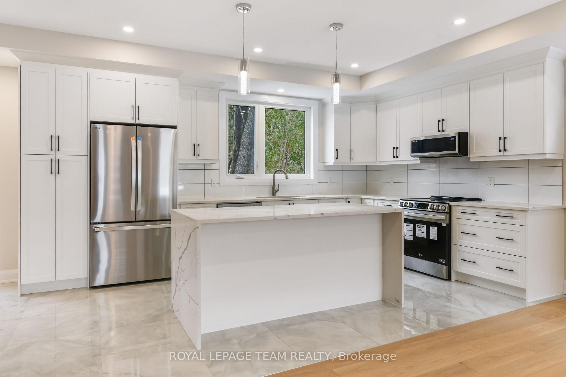 Photo 12 of 845 Melfa Crescent, Ottawa, Mooneys Bay — HOMEH