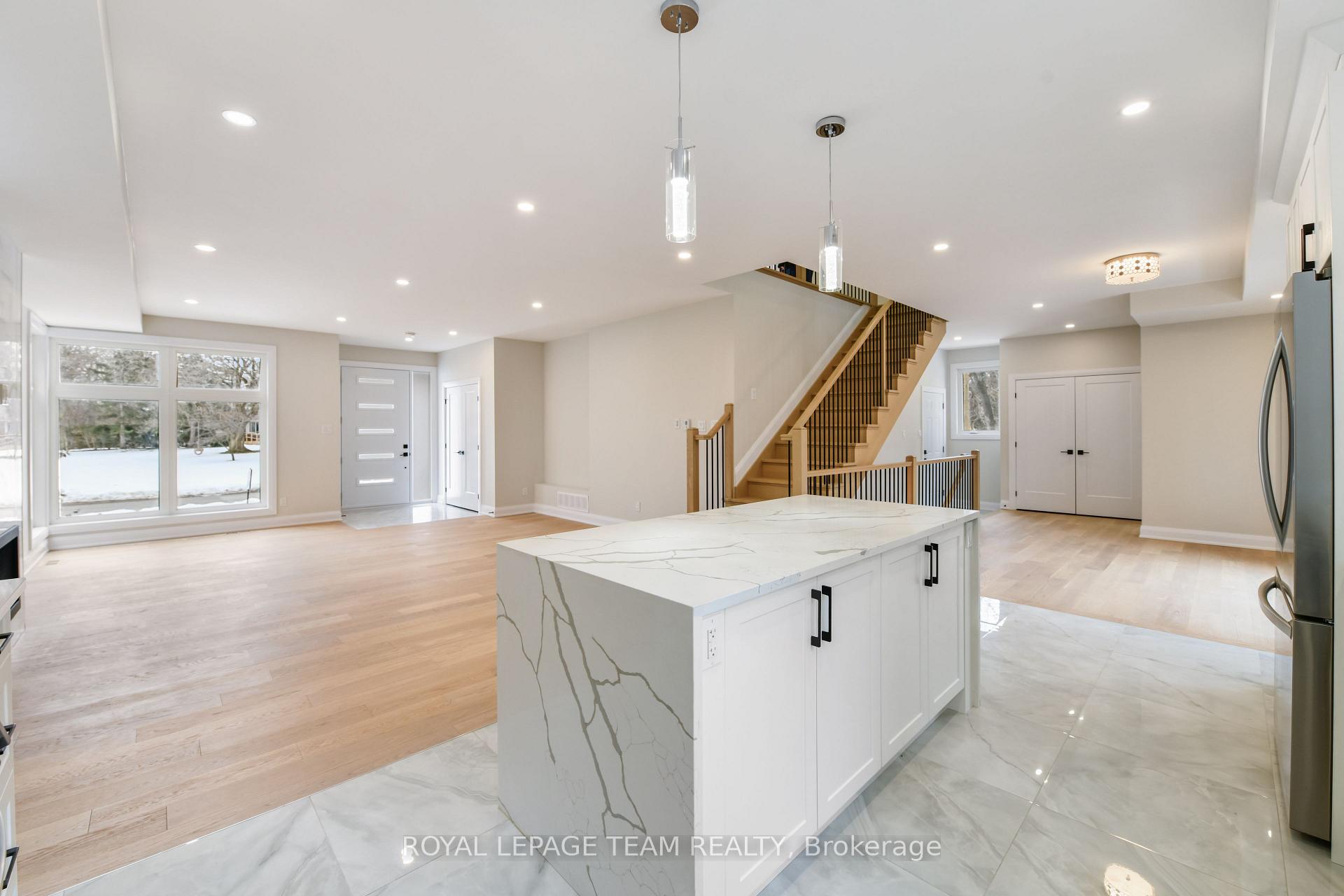 Photo 16 of 845 Melfa Crescent, Ottawa, Mooneys Bay — HOMEH