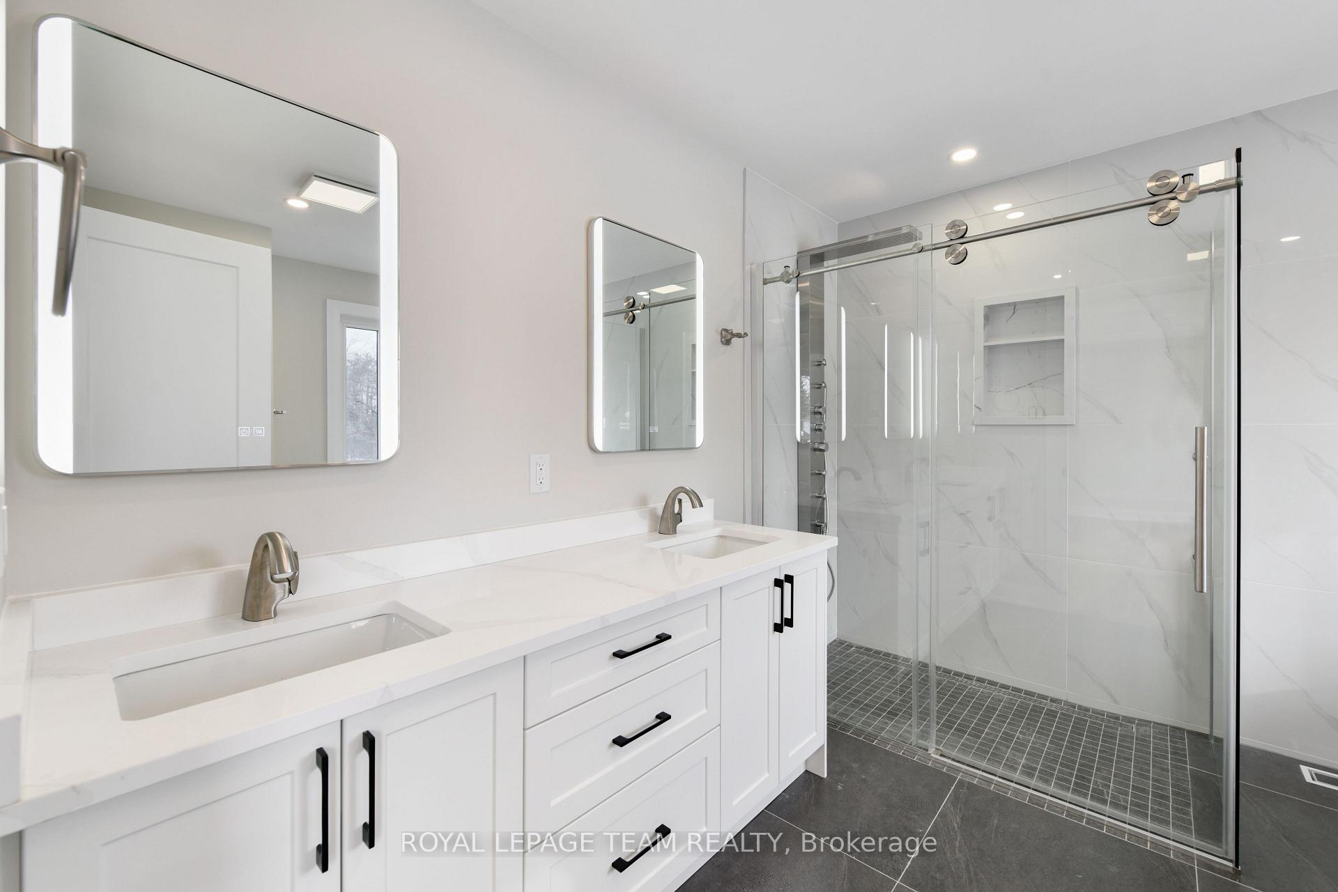Photo 28 of 845 Melfa Crescent, Ottawa, Mooneys Bay — HOMEH