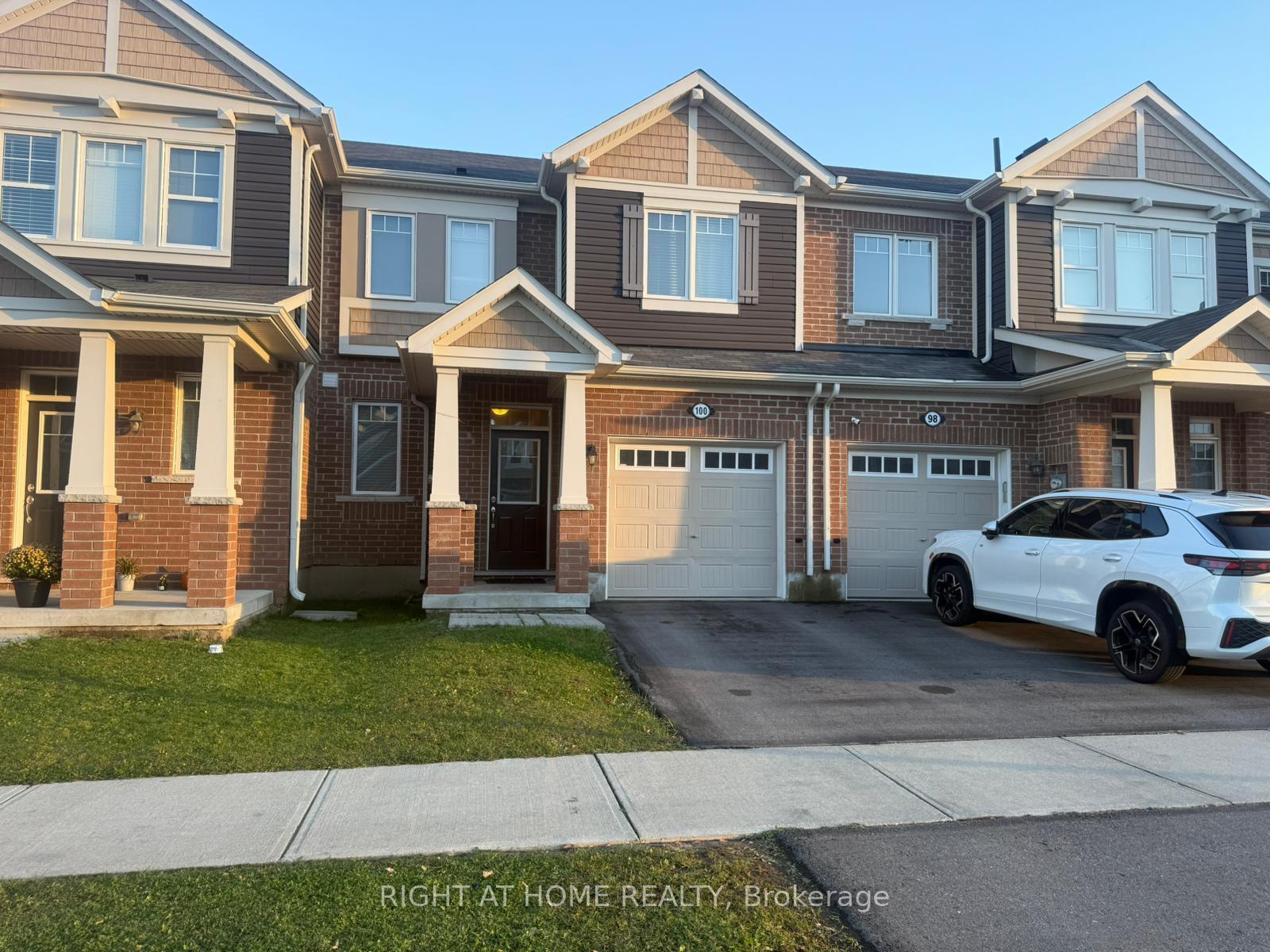 Photo 1 of 100 Leiterman Drive, Milton, Willmott — HOMEH