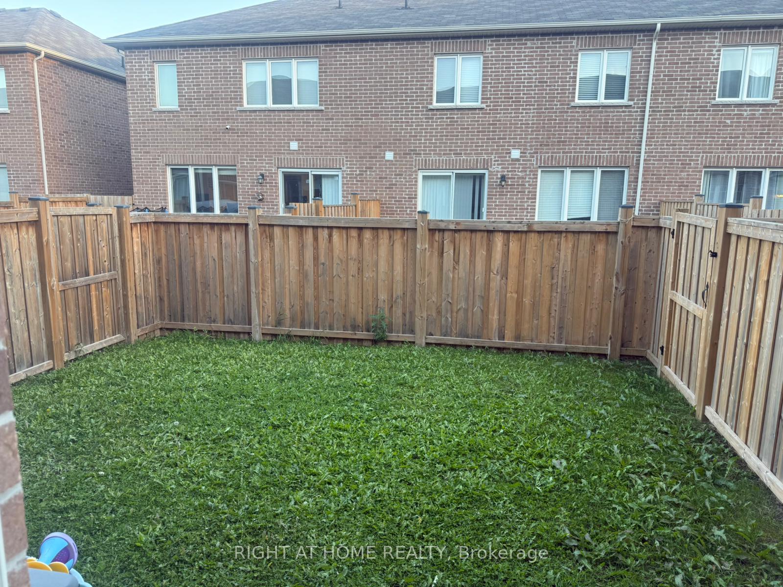 Photo 20 of 100 Leiterman Drive, Milton, Willmott — HOMEH