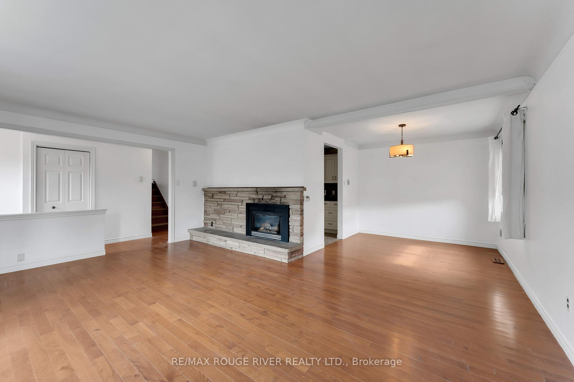 Photo 3 of 1261 Prince Charles Drive, Kingston, South of Taylor-Kidd Blvd — HOMEH