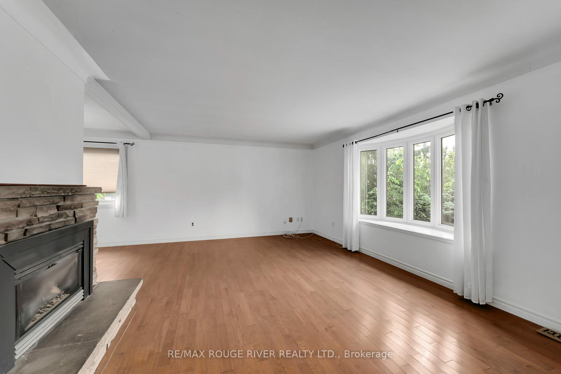 Photo 5 of 1261 Prince Charles Drive, Kingston, South of Taylor-Kidd Blvd — HOMEH