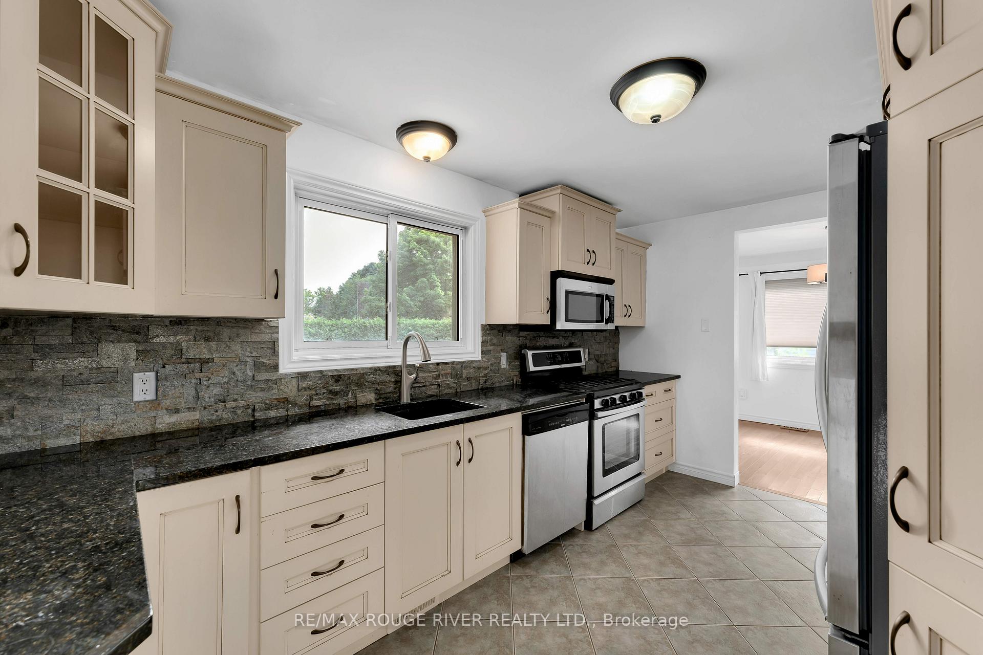 Photo 7 of 1261 Prince Charles Drive, Kingston, South of Taylor-Kidd Blvd — HOMEH