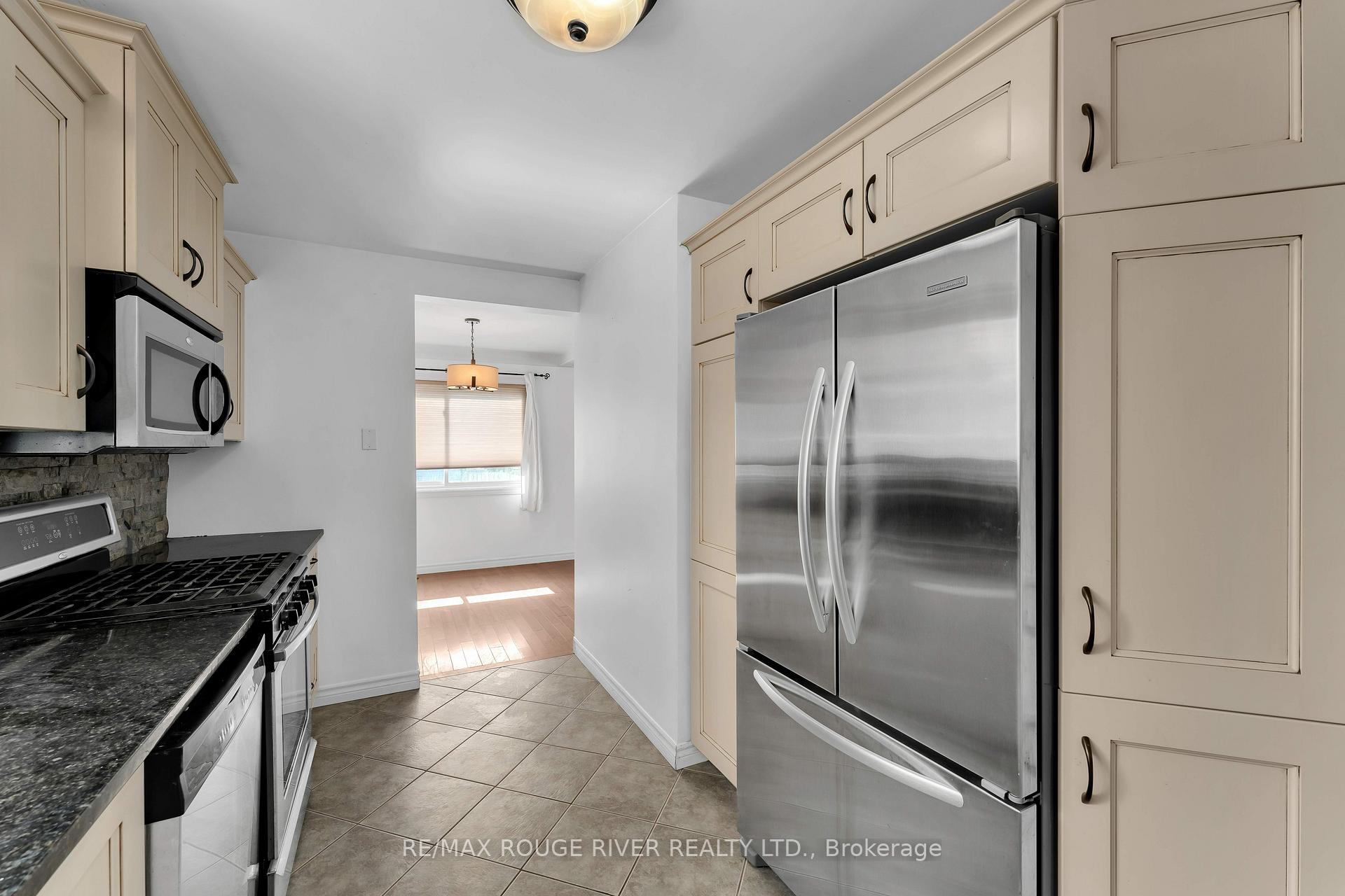 Photo 9 of 1261 Prince Charles Drive, Kingston, South of Taylor-Kidd Blvd — HOMEH