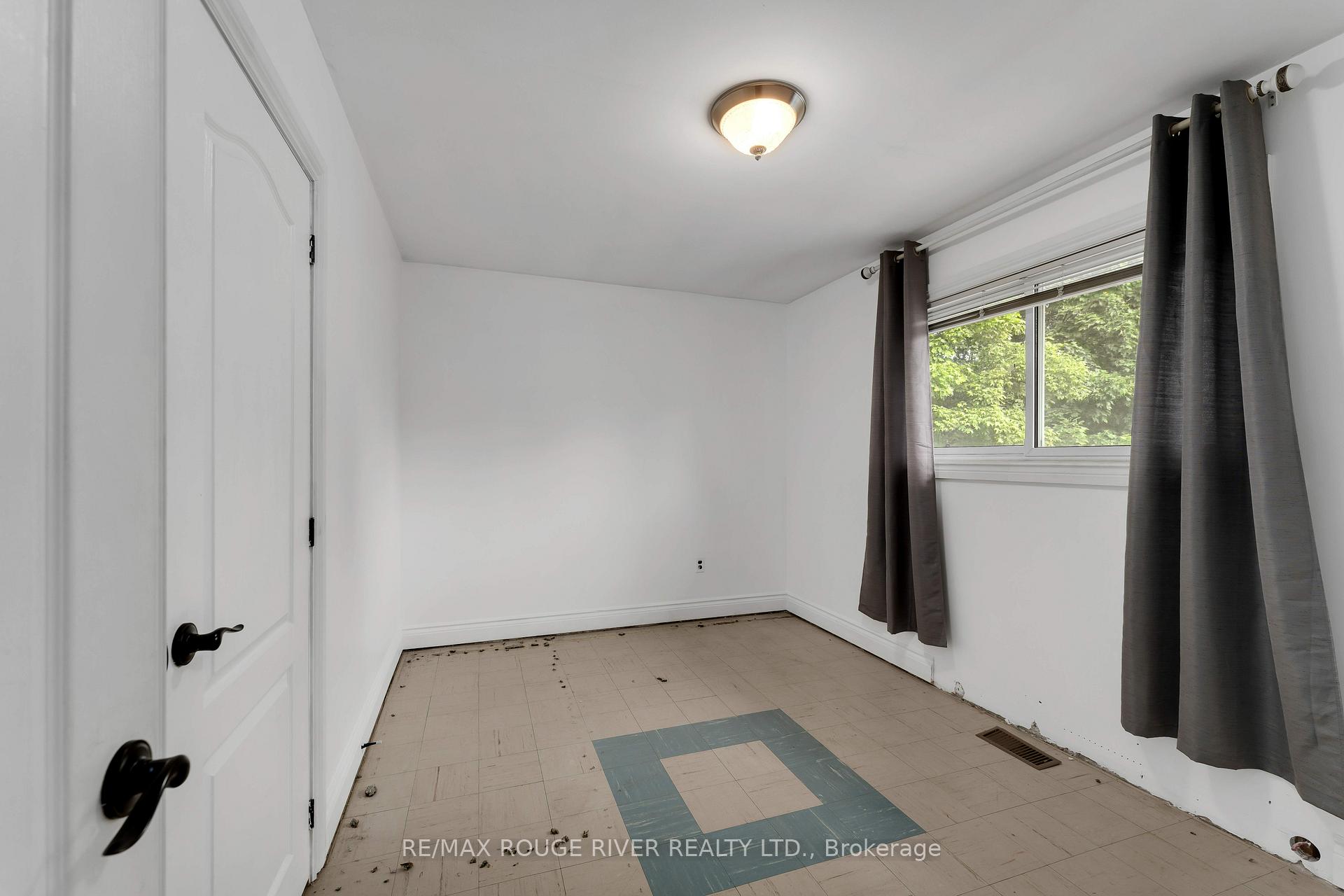 Photo 15 of 1261 Prince Charles Drive, Kingston, South of Taylor-Kidd Blvd — HOMEH