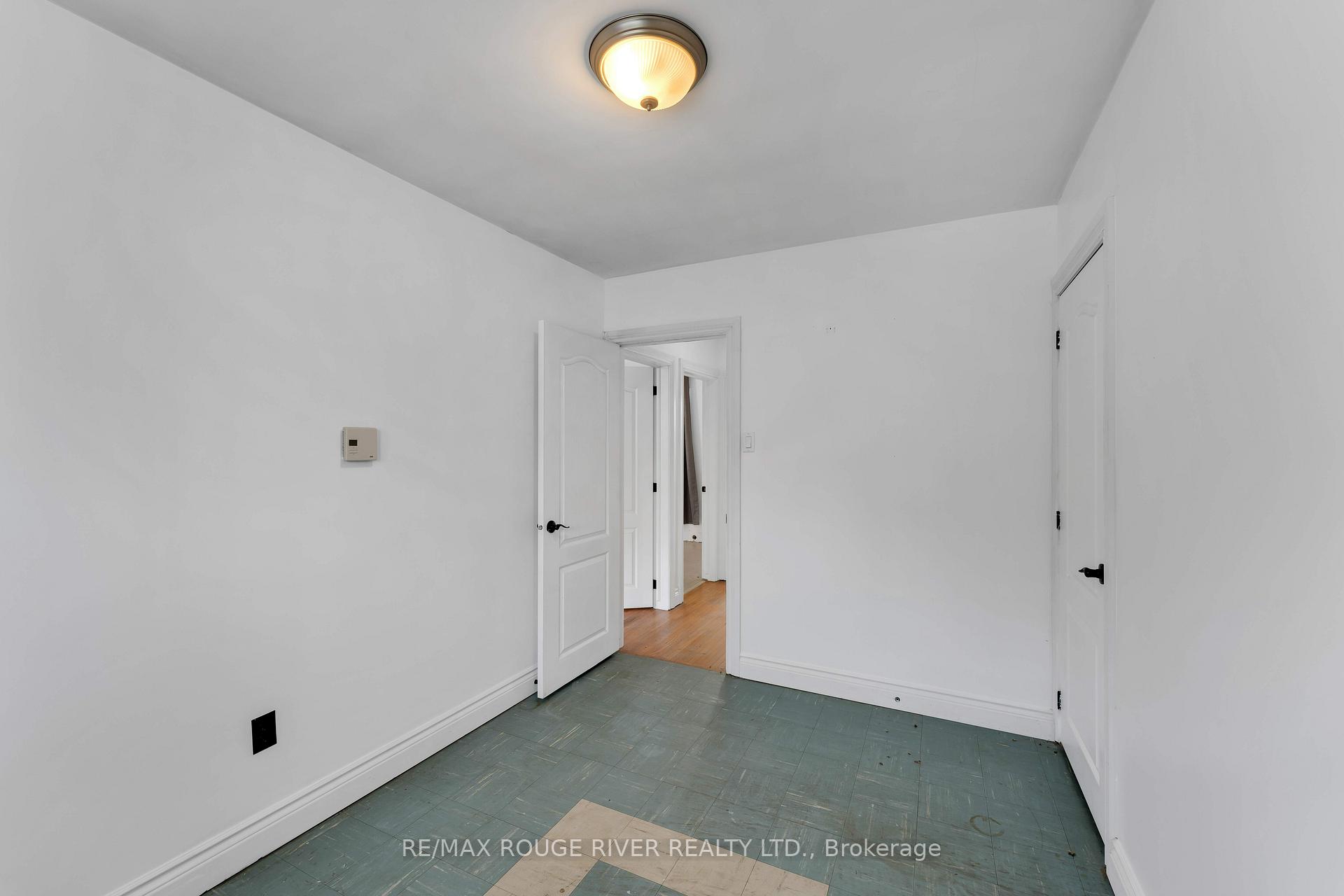 Photo 16 of 1261 Prince Charles Drive, Kingston, South of Taylor-Kidd Blvd — HOMEH