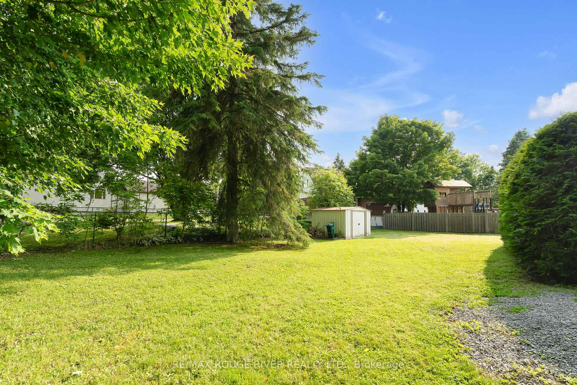 Photo 22 of 1261 Prince Charles Drive, Kingston, South of Taylor-Kidd Blvd — HOMEH