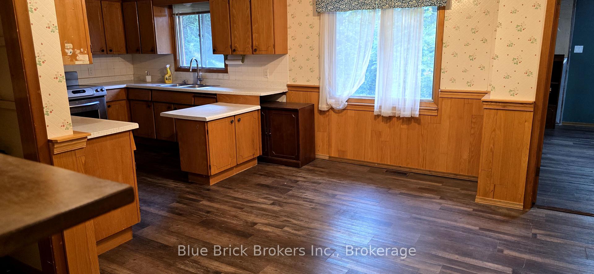 Photo 5 of 10440 Sinclair Drive N, Middlesex Centre, Ilderton — HOMEH